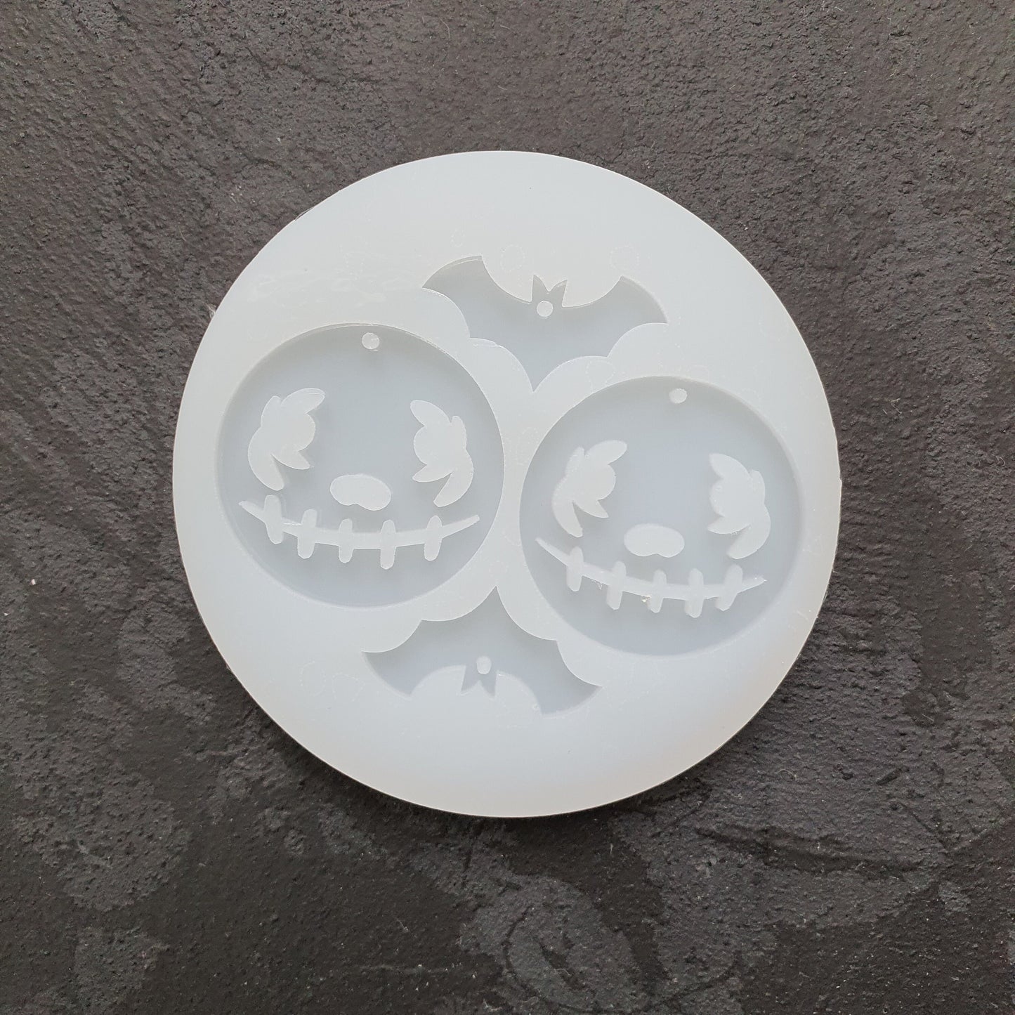 Halloween "Smyle, bat" Silicone earrings mold for resin and epoxy