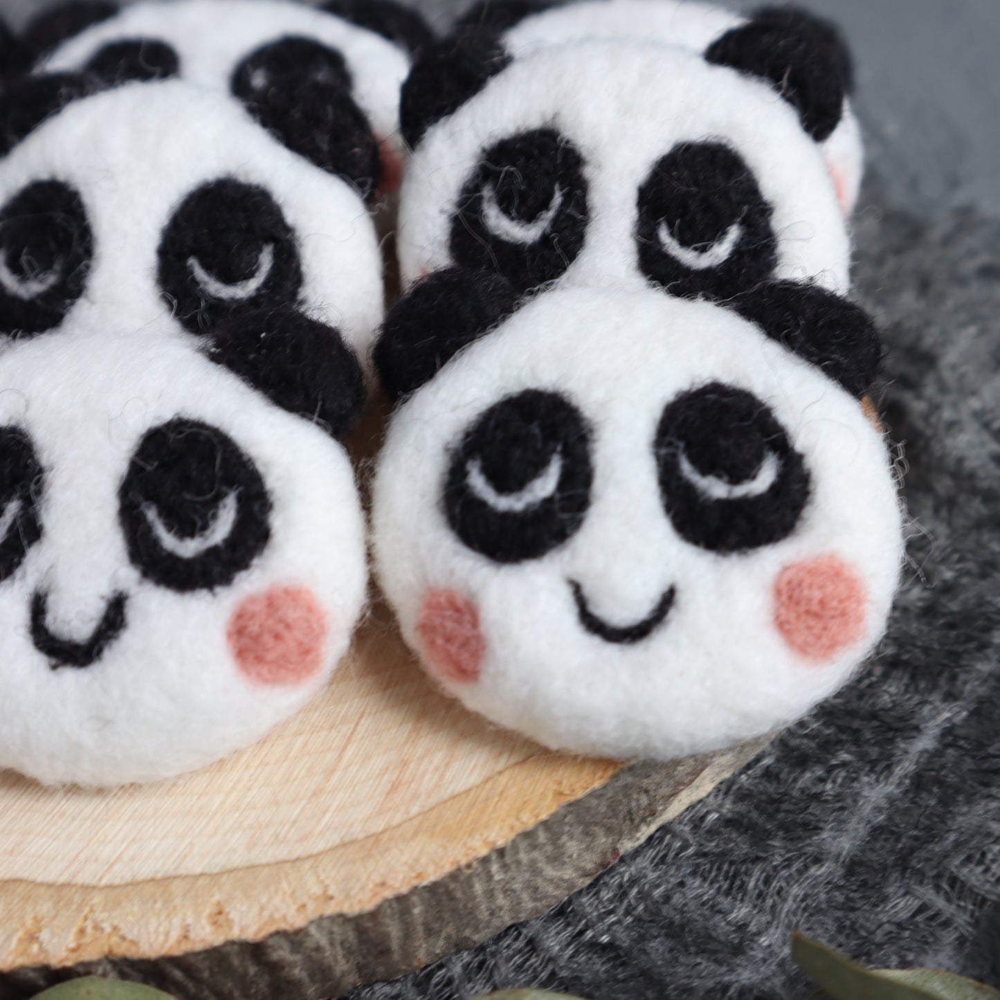 100% Wool needle felt Panda forest animal 4 cm 1 pcs - Luxy Kraft