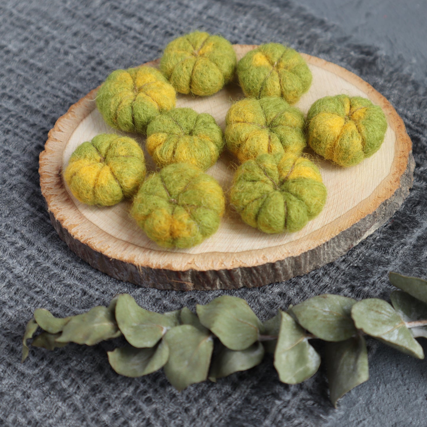 100% Wool needle felt Pumkin vegetables - Luxy Kraft