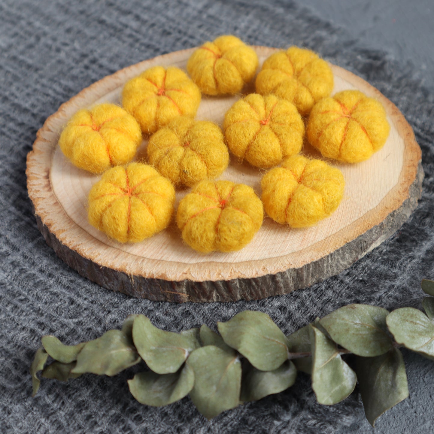 100% Wool needle felt Pumkin vegetables 1 pcs - Luxy Kraft