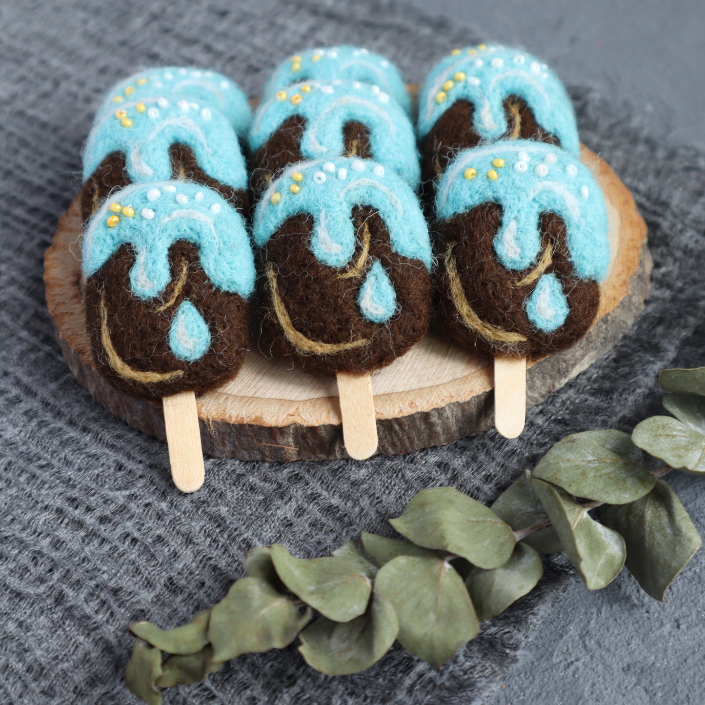 100% Wool needle felt Mint chocolate Ise cream 4.5 cm 1 pcs - Luxy Kraft