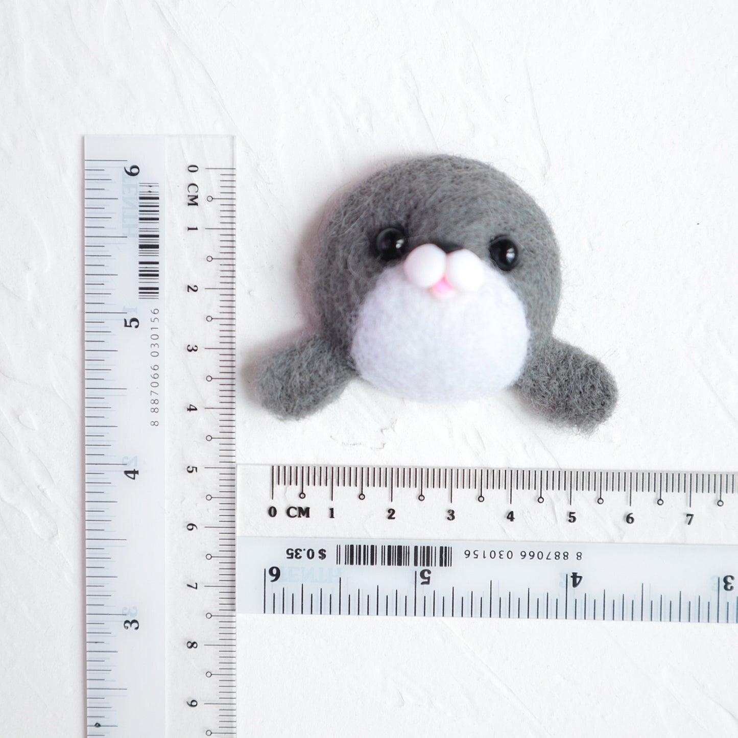 100% Wool needle felt Grey Seal animal 4 cm - Luxy Kraft