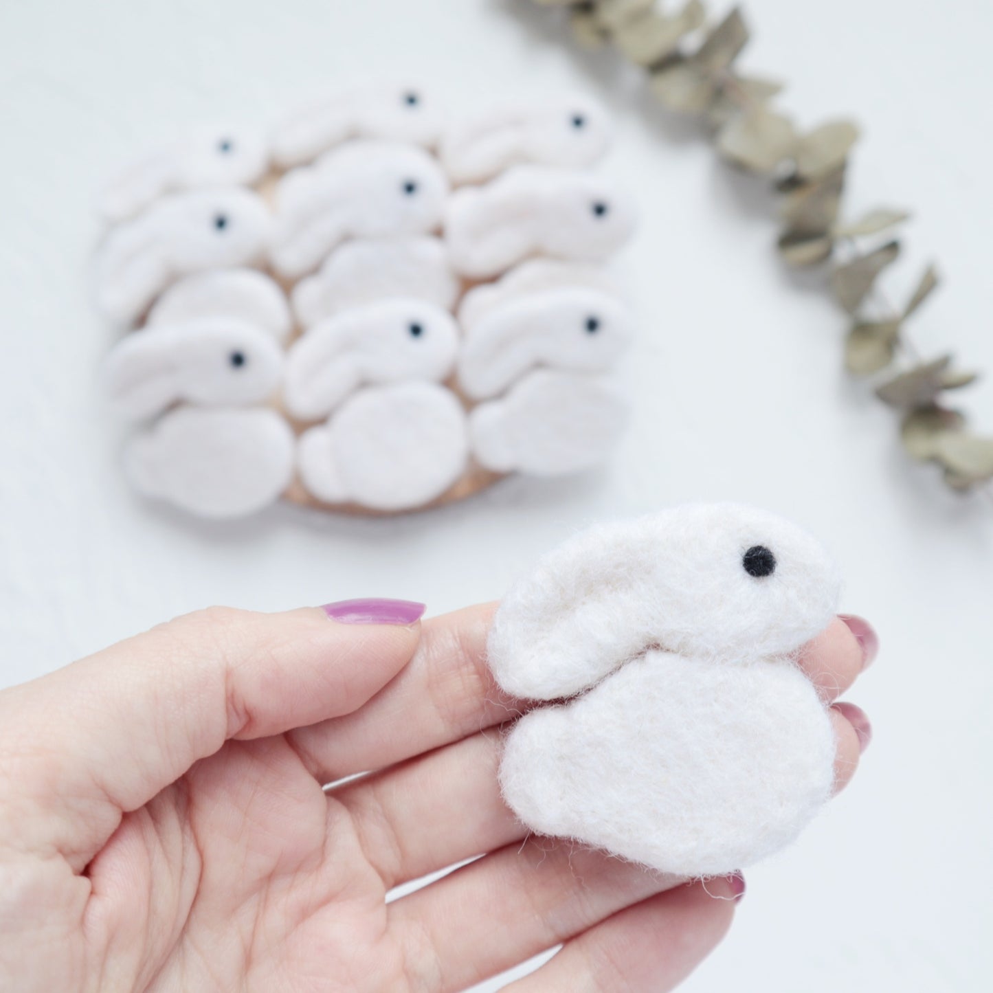 100% Wool needle felt White Bunny Rabbit forest animal 4.5 cm 1 pcs - Luxy Kraft
