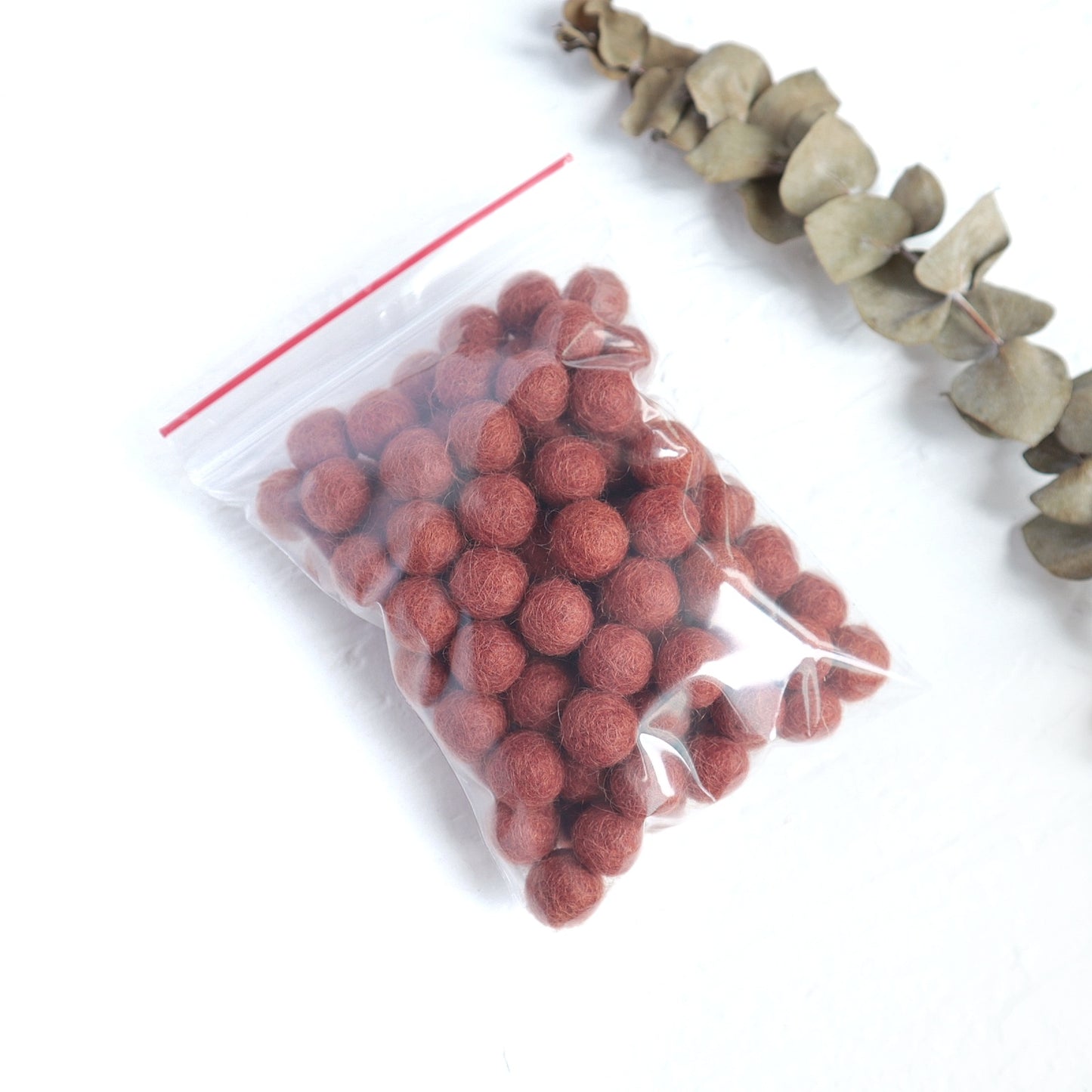 1 cm 100 pcs Cacao Felt Pom Poms Felt Balls for making garland, Felt flowers - Luxy Kraft