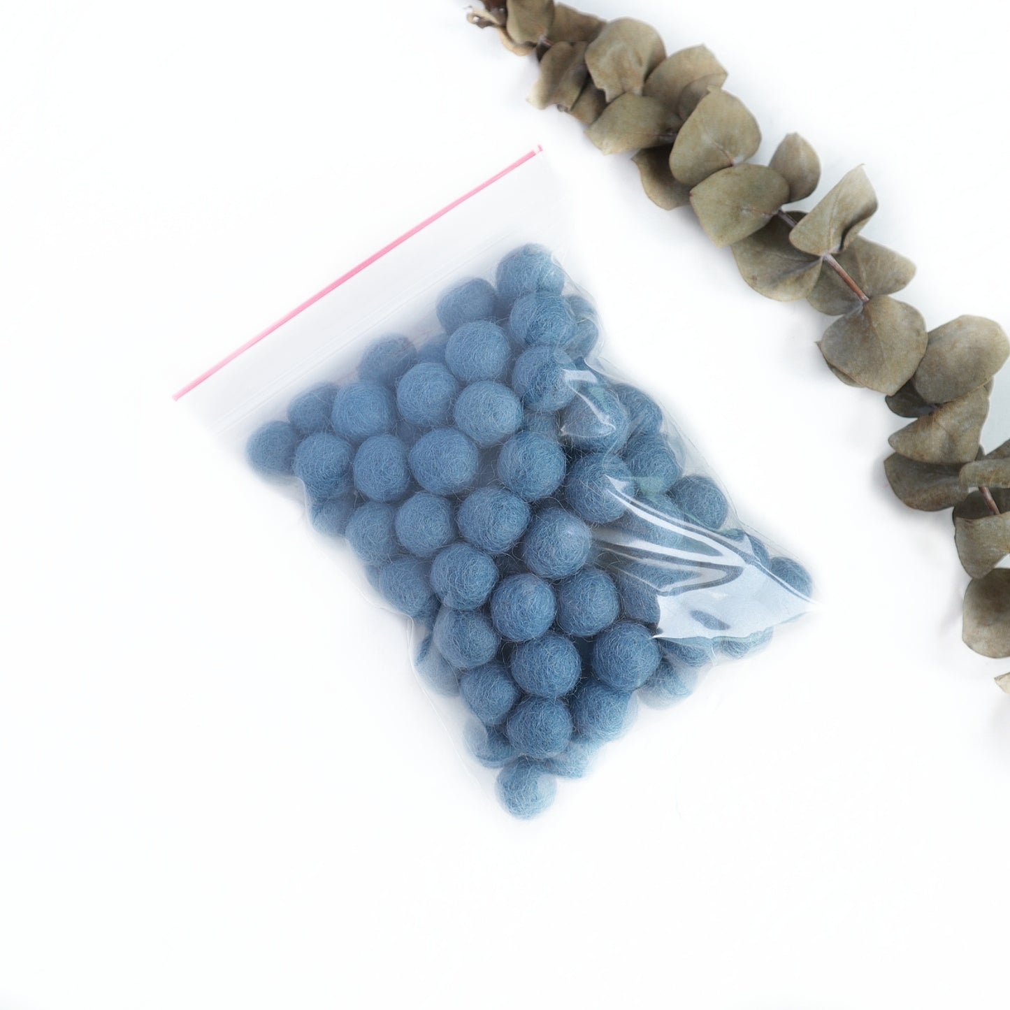 1 cm 100 pcs Blue Felt Pom Poms Felt Balls for making garland, Felt flowers - Luxy Kraft