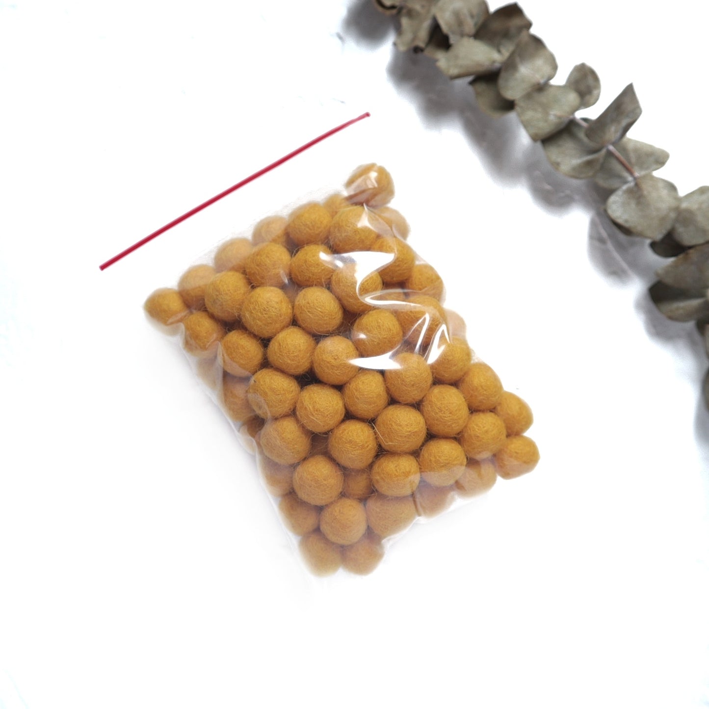 1 cm 100 pcs Yellow Felt Pom Poms Felt Balls for making garland, Felt flowers - Luxy Kraft