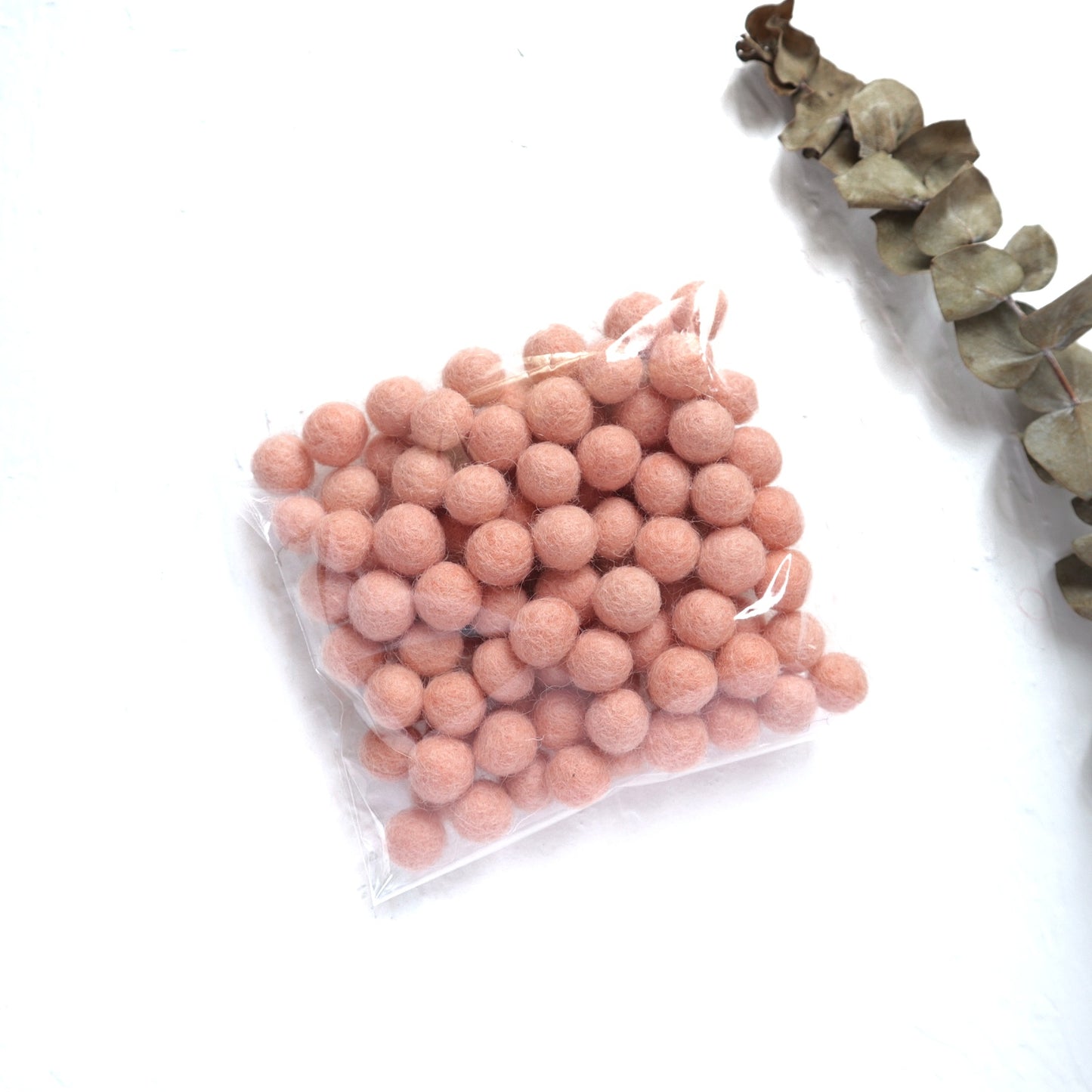 1 cm 100 pcs Peach Felt Pom Poms Felt Balls for making garland, Felt flowers - Luxy Kraft