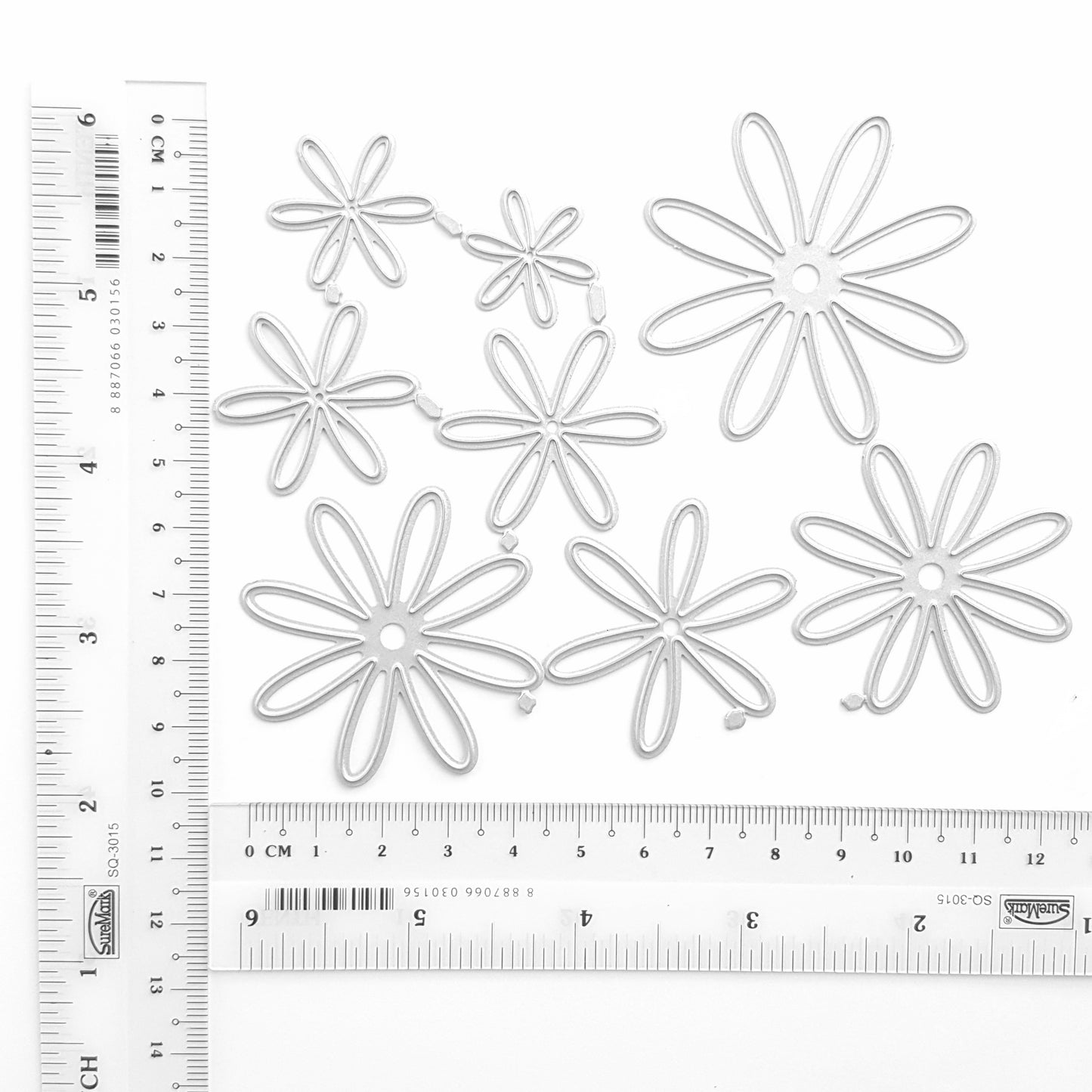 DAISY FLOWERS CUTTING DIES SET 8 PCS 10X12 CM - Luxy Kraft