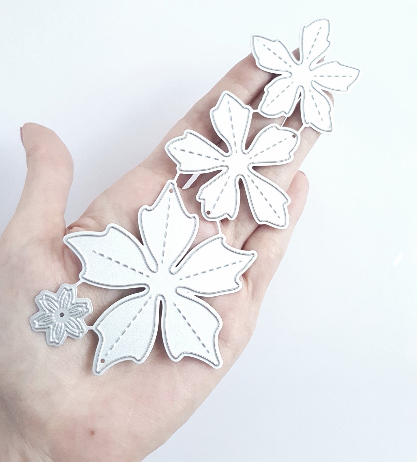 POINSETTIA FLOWER CUTTING DIES 4 PCS SET - Luxy Kraft