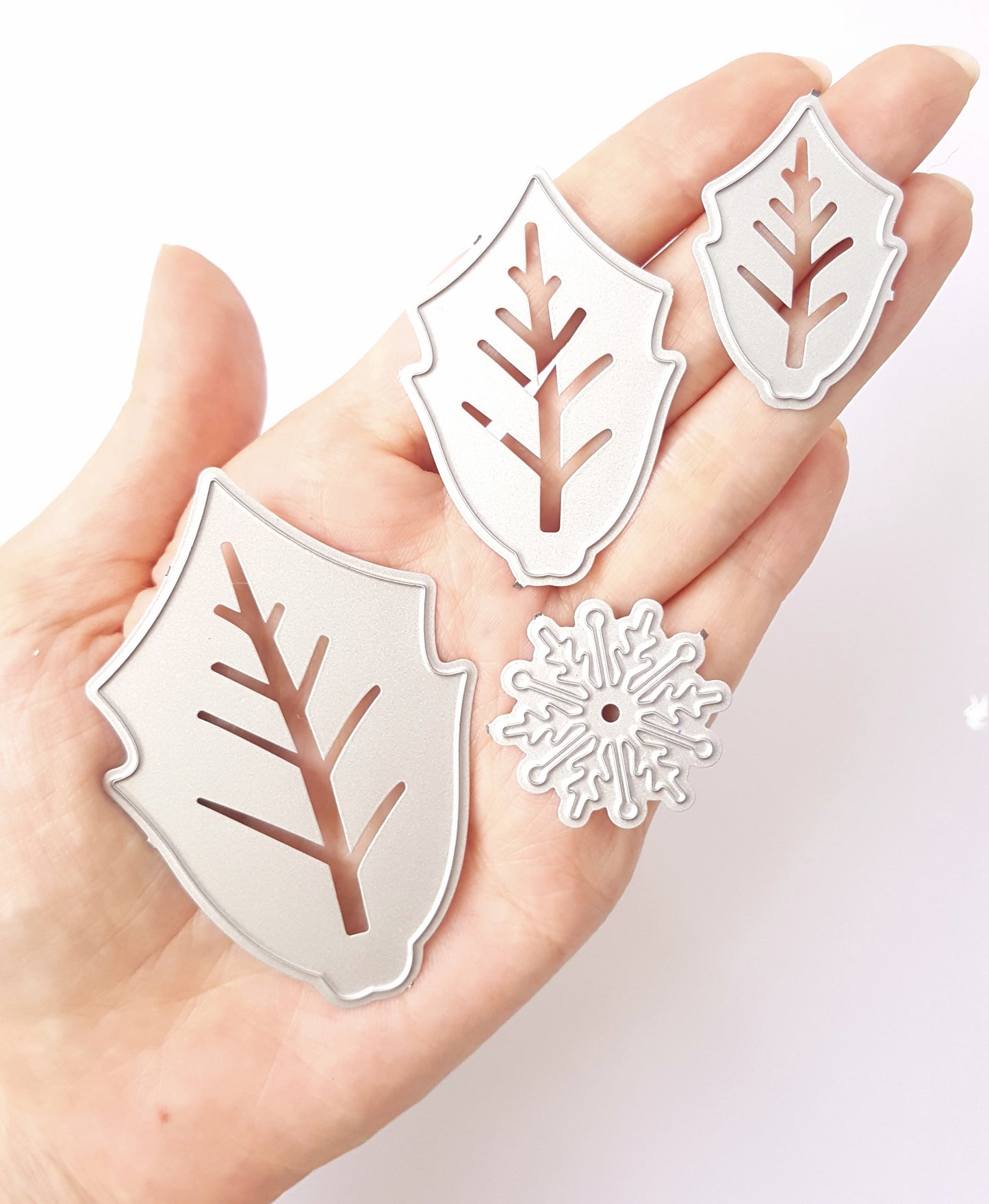 POINSETTIA FLOWERS CUTTING DIES SET 4 PCS - Luxy Kraft