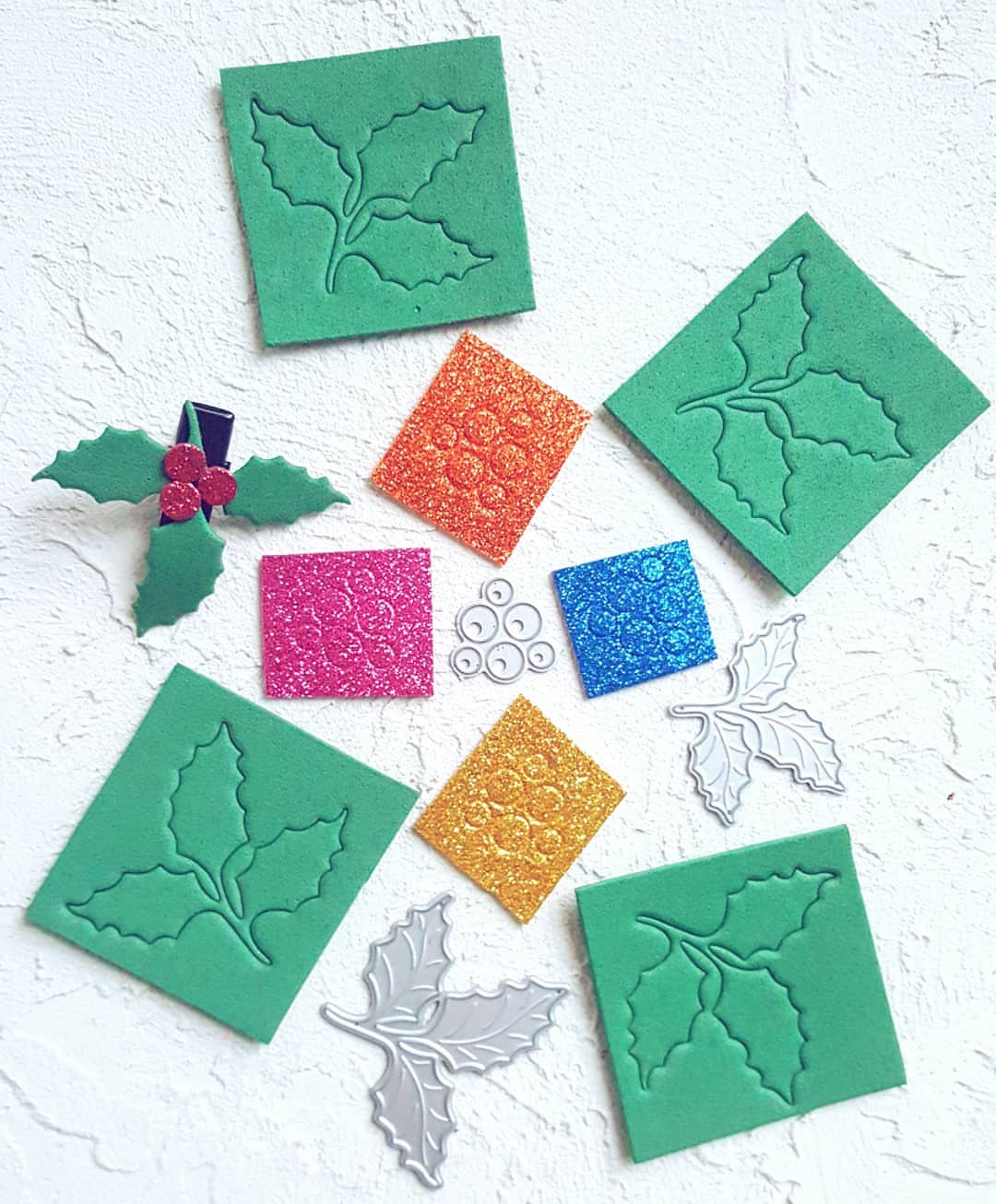 FLOWER CHRISTMAS HOLLY LEAF CUTTING DIES 3 PCS SET - Luxy Kraft