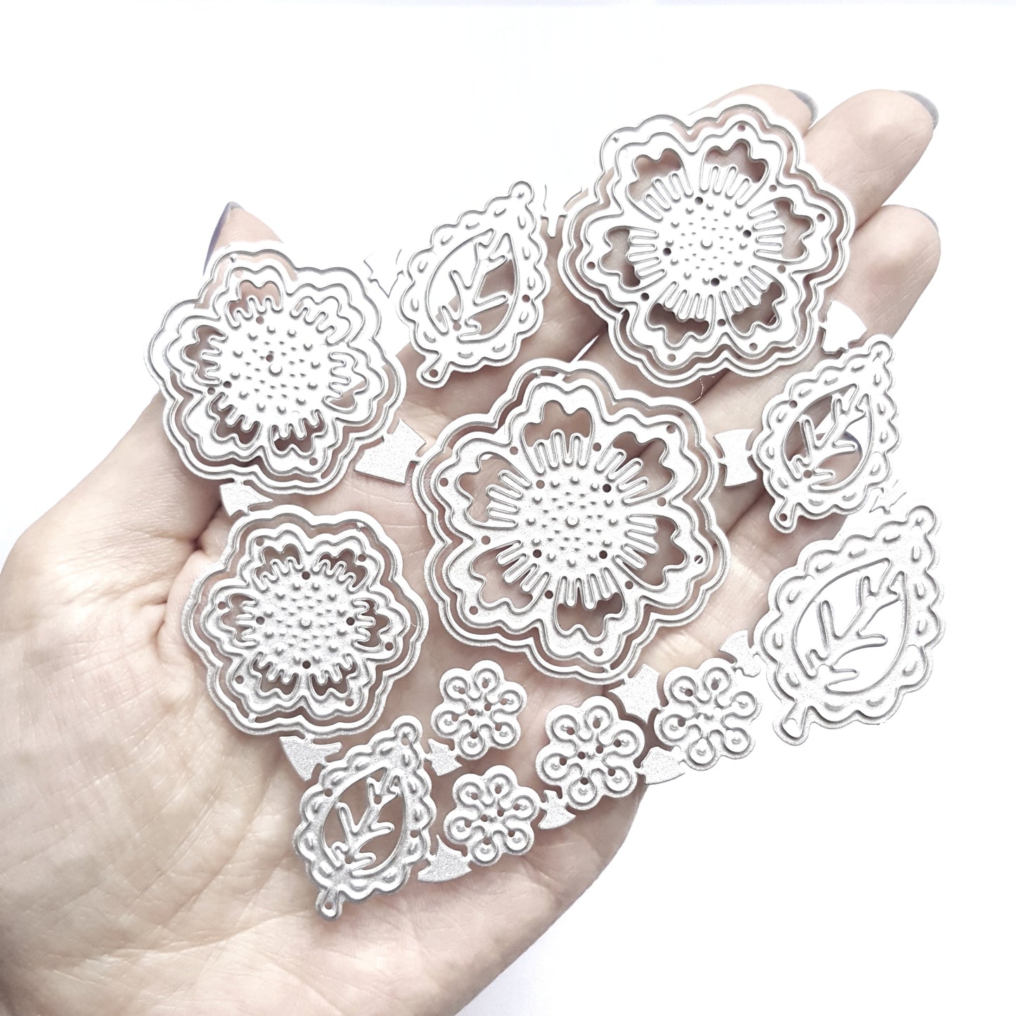 LEAVES FLOWER CUTTING DIES - Luxy Kraft