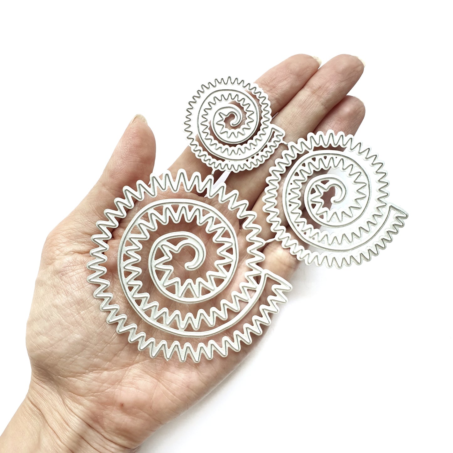 CHRYSANTHEMUM SRIRAL FLOWER CUTTING DIES 3 PARTS - Luxy Kraft