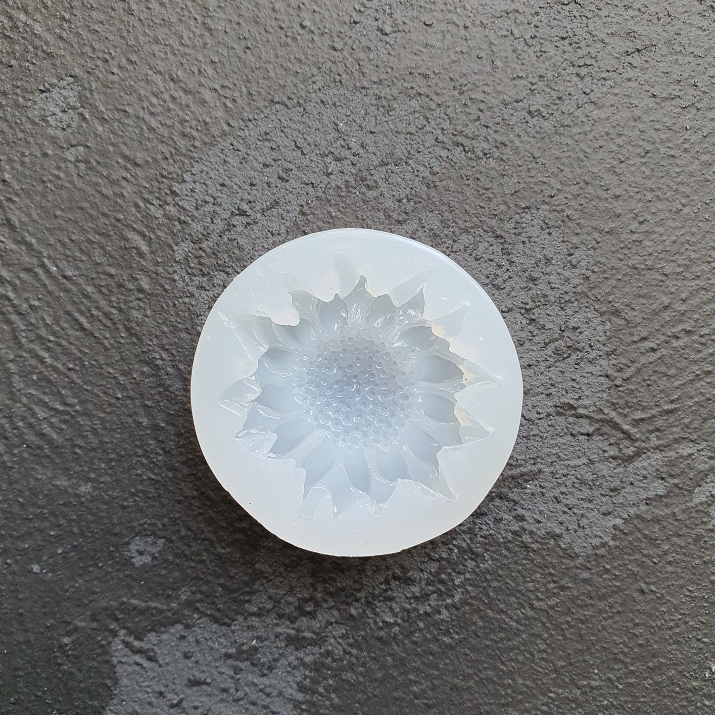 Sunflower Earring mold Silicone earrings mould for resin and epoxy 3.5 cm - Luxy Kraft