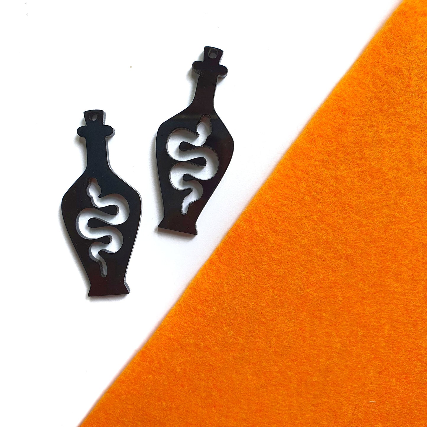 Halloween "Bottle Snake Poison" Silicone earrings mold for resin and epoxy - Luxy Kraft