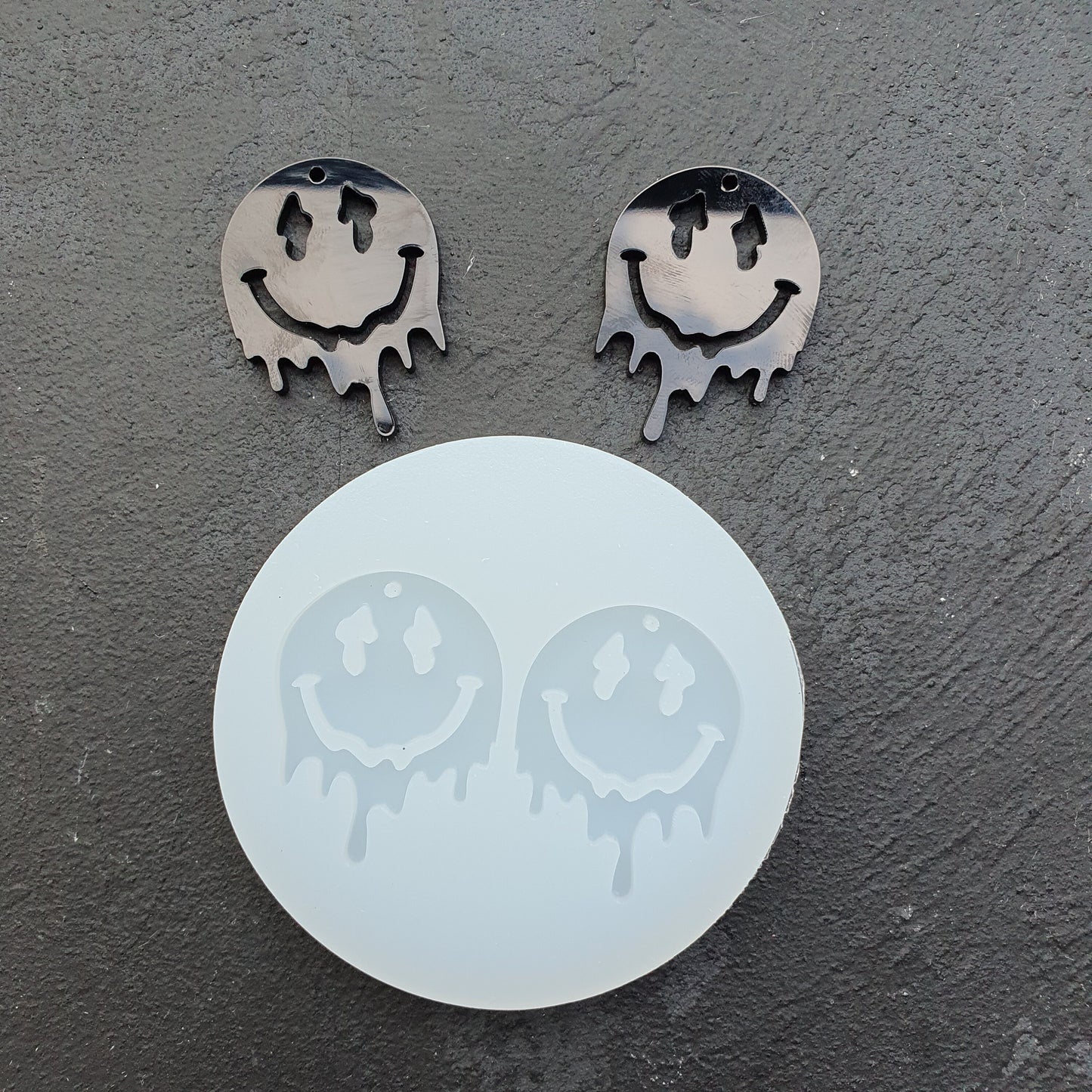 Halloween Smyle Ghost Silicone earrings mold for resin and epoxy