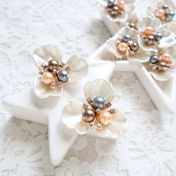 SHELL PEARL BUTTON FOR BOW HAIR ACCESSORIES AND SCRAPBOOKING DECORATION 1 PCS - Luxy Kraft