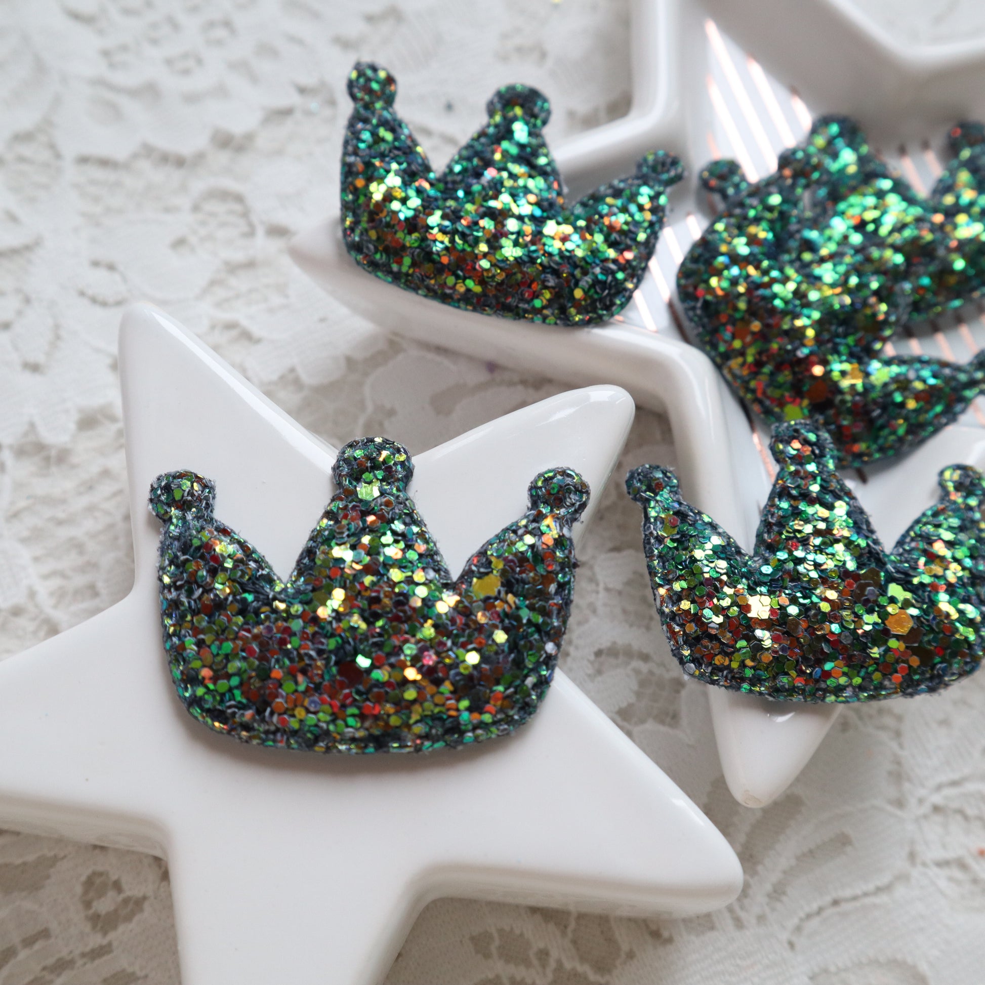 Chunky Glitter Crowns patches 4x3.2 cm 6 pcs - Luxy Kraft