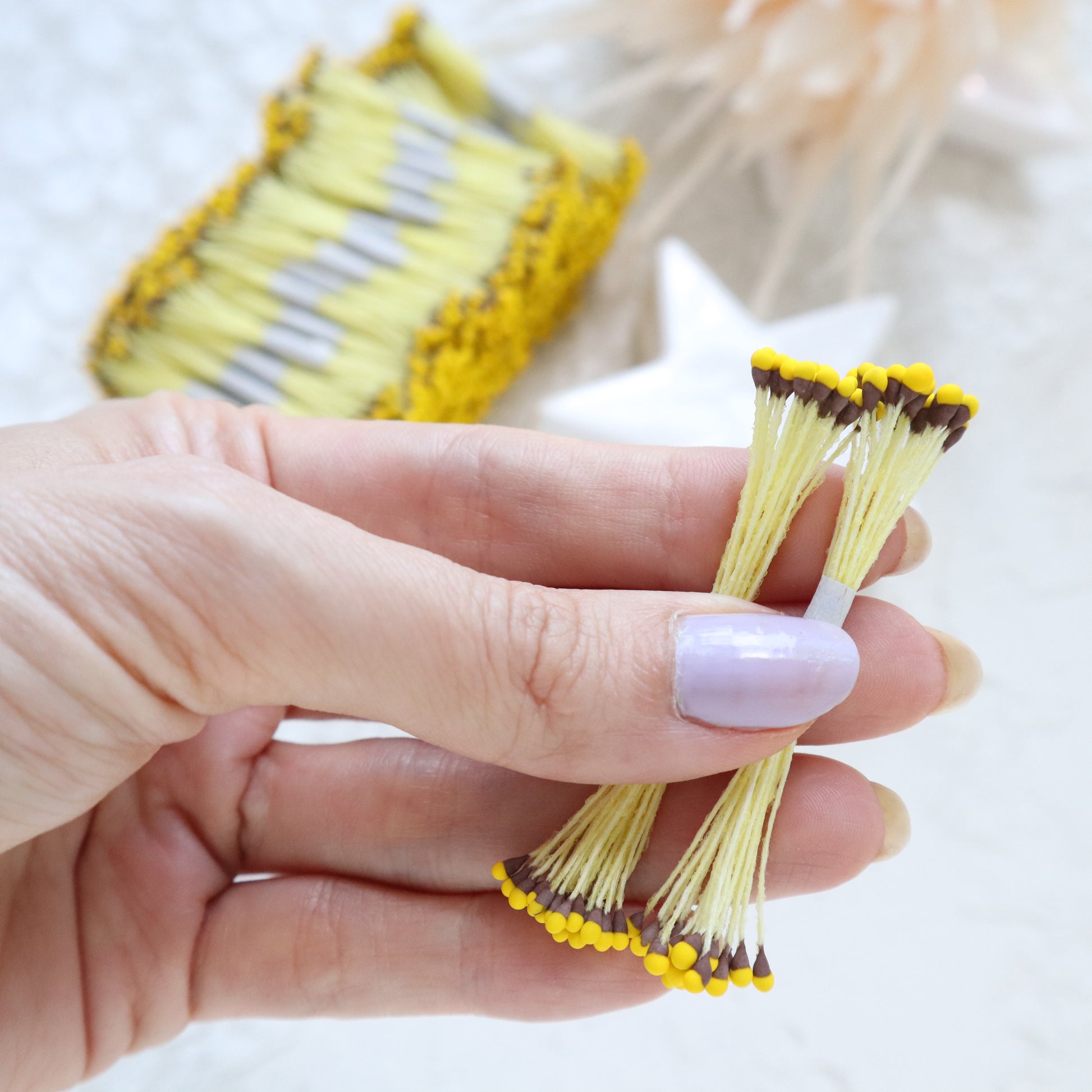 Thai flower stamens 3 mm 2500 pcs (5000 head) - Luxy Kraft