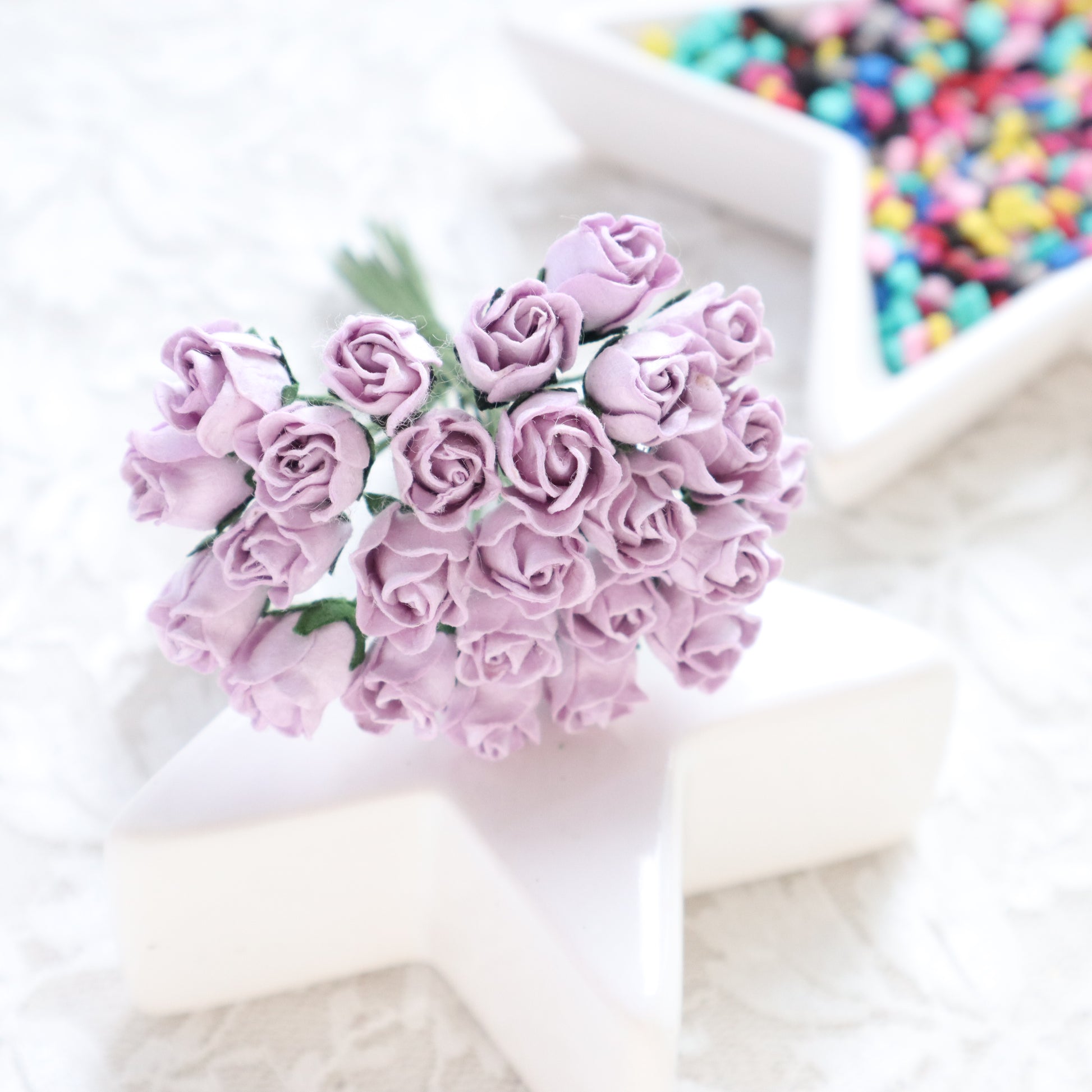 ROSES BUDS MULBERRY PAPER FLOWERS 1 CM 5 PCS - Luxy Kraft
