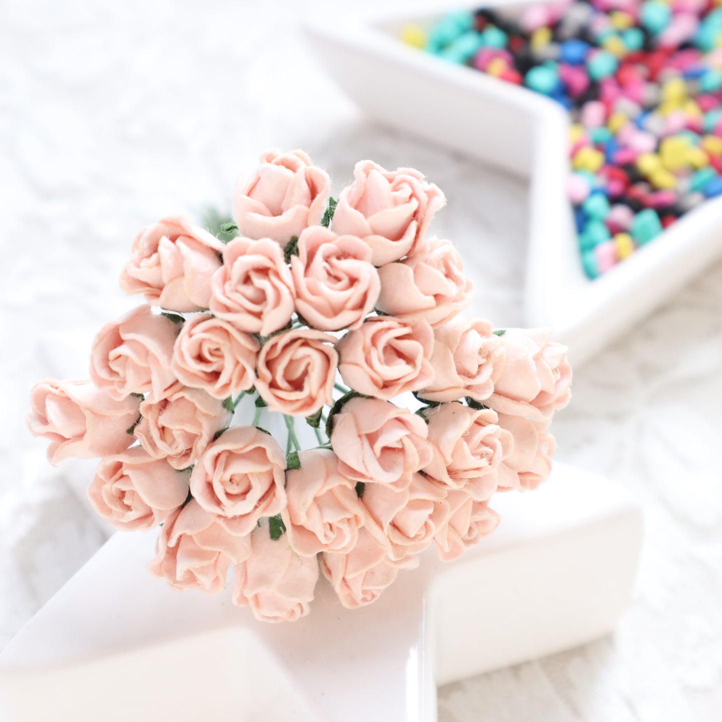 ROSES BUDS MULBERRY PAPER FLOWERS 1 CM 5 PCS - Luxy Kraft
