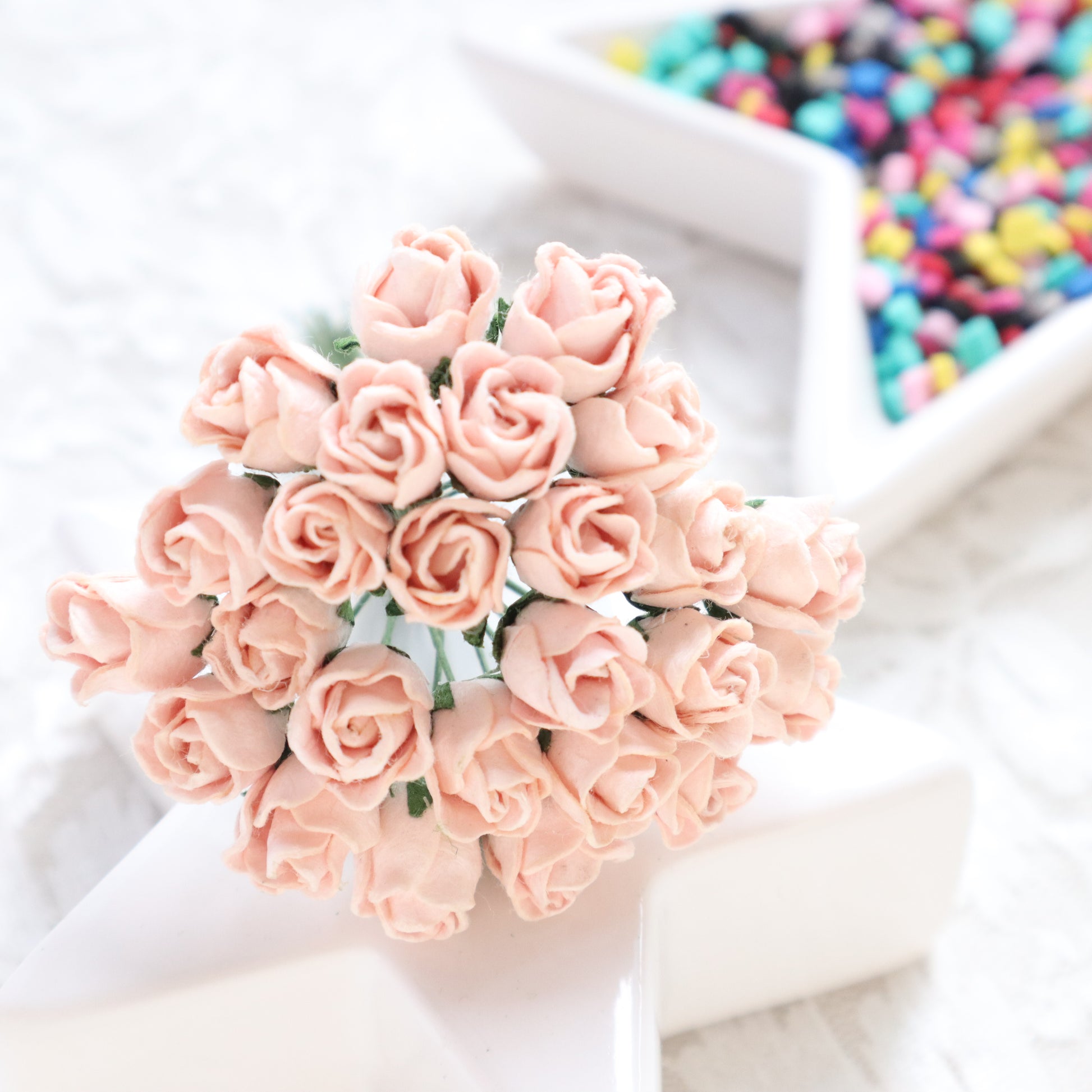 ROSES BUDS MULBERRY PAPER FLOWERS 1 CM 5 PCS - Luxy Kraft