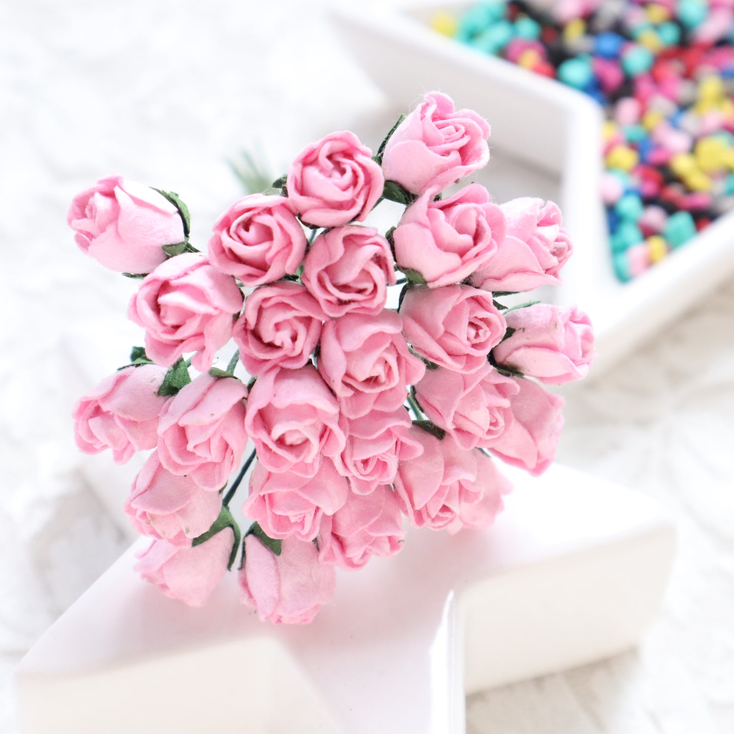ROSES BUDS MULBERRY PAPER FLOWERS 1 CM 5 PCS - Luxy Kraft