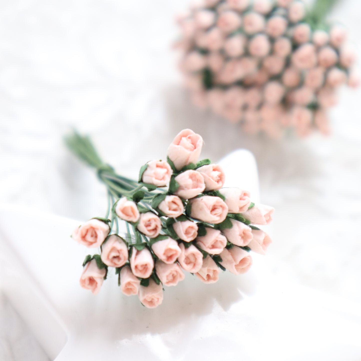 ROSES BUDS MULBERRY PAPER FLOWERS 0.4 CM 25 PCS - Luxy Kraft