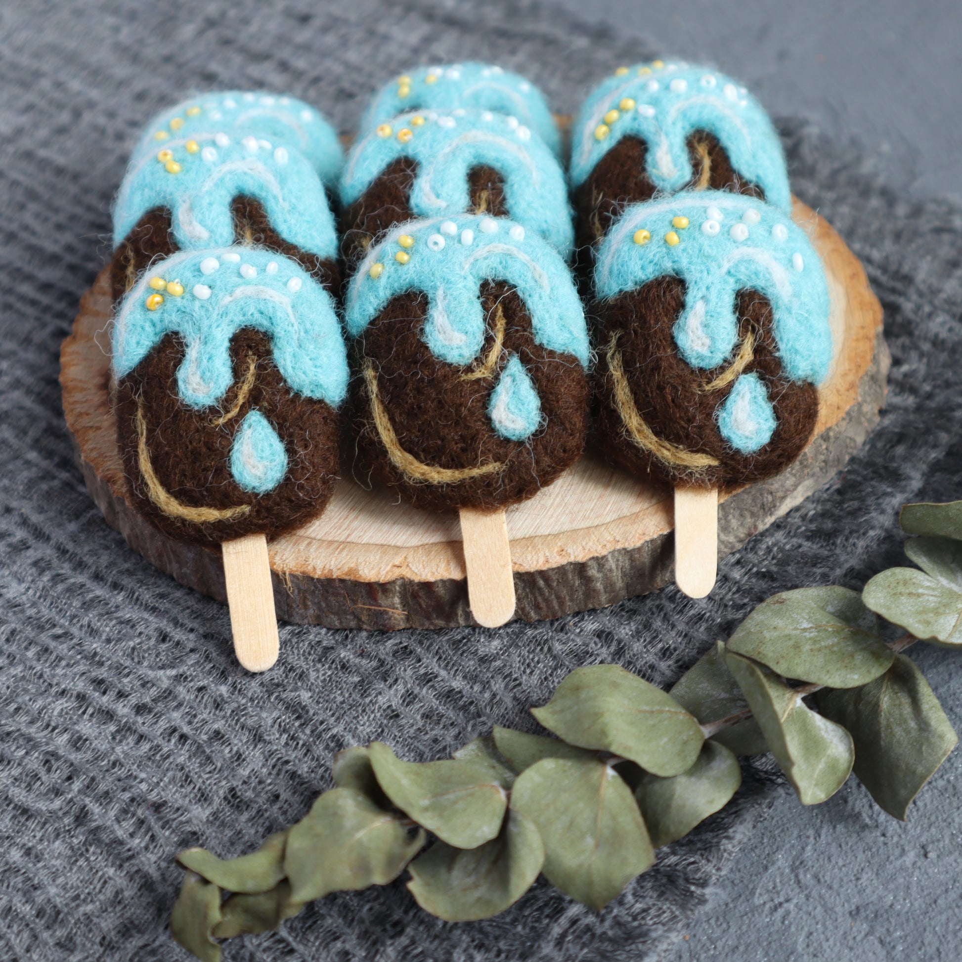 100% Wool needle felt Mint chocolate Ise cream 4.5 cm 1 pcs - Luxy Kraft