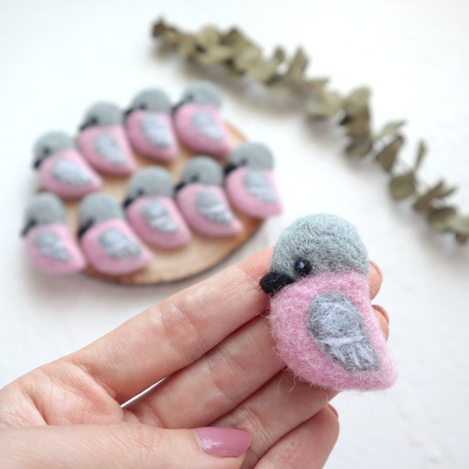 100% Wool needle felt Pink Robin forest Bird 1 pcs - Luxy Kraft