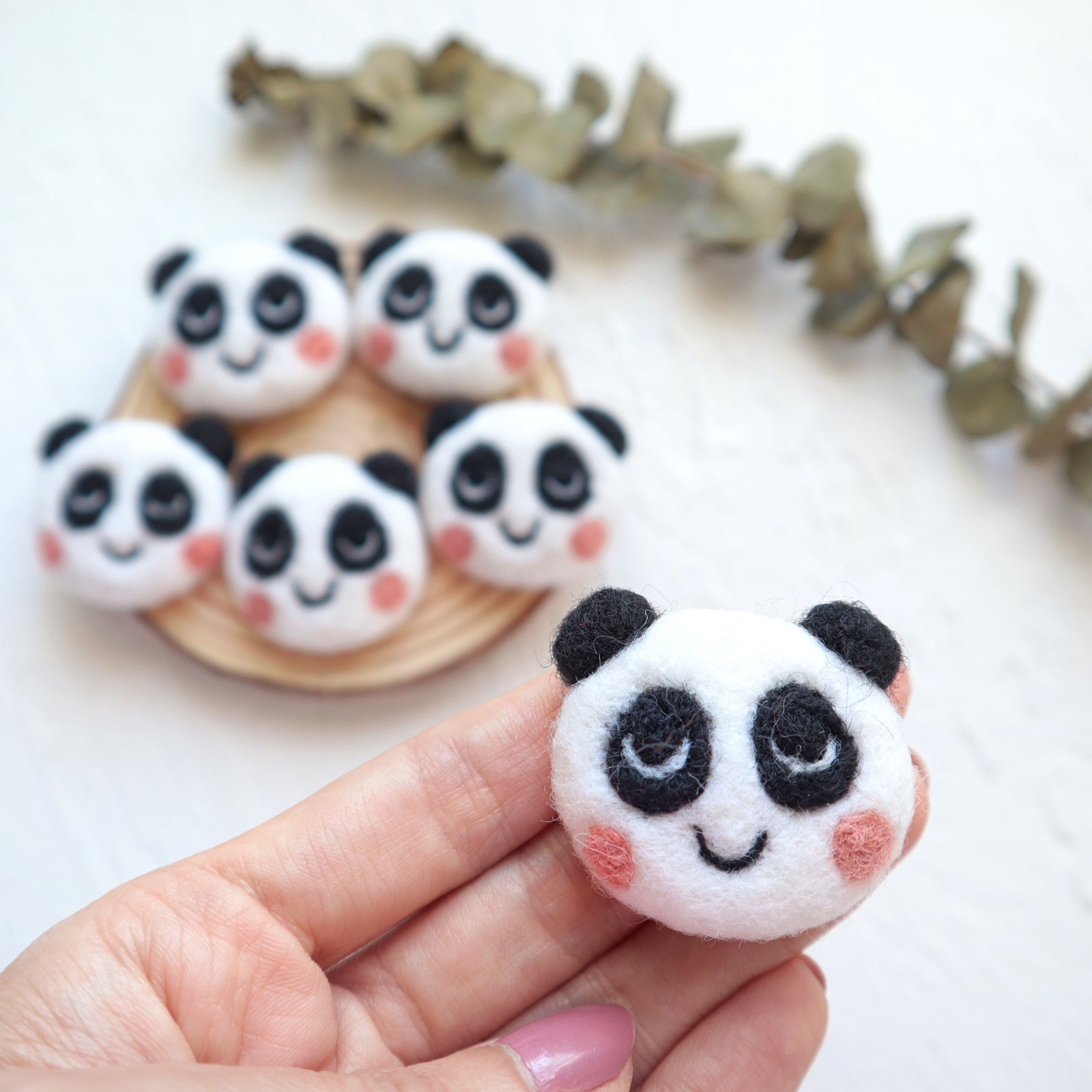100% Wool needle felt Panda forest animal 4 cm 1 pcs - Luxy Kraft