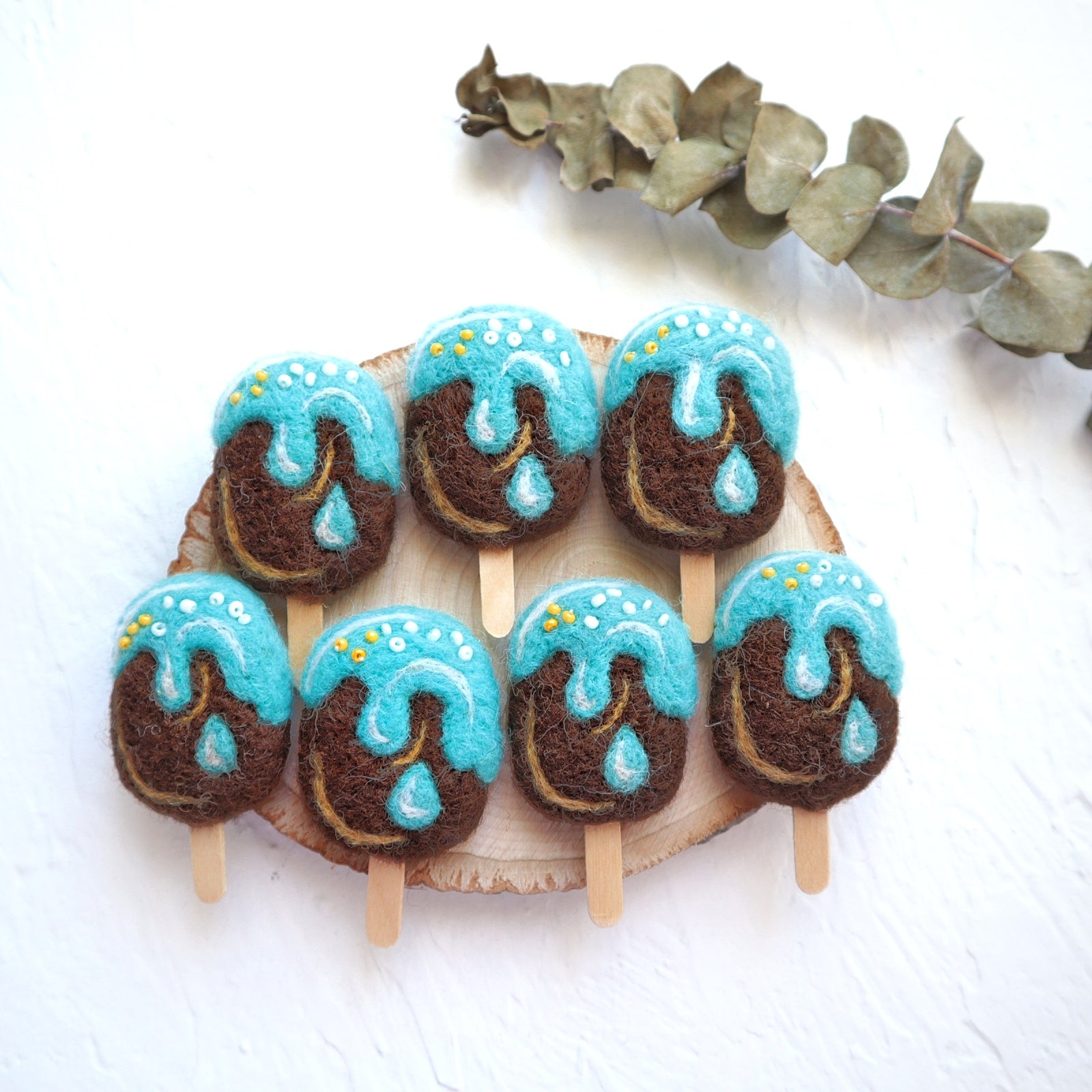 100% Wool needle felt Mint chocolate Ise cream 4.5 cm 1 pcs - Luxy Kraft