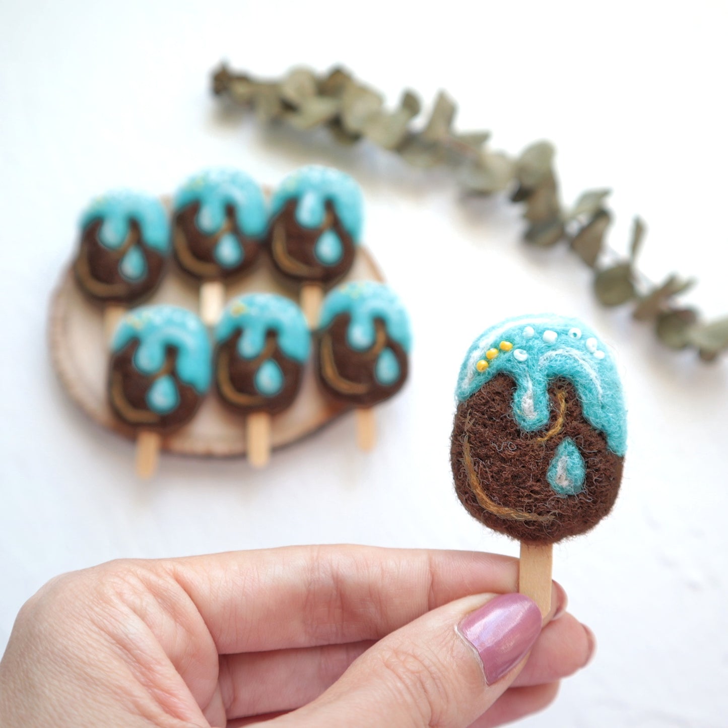 100% Wool needle felt Mint chocolate Ise cream 4.5 cm 1 pcs - Luxy Kraft