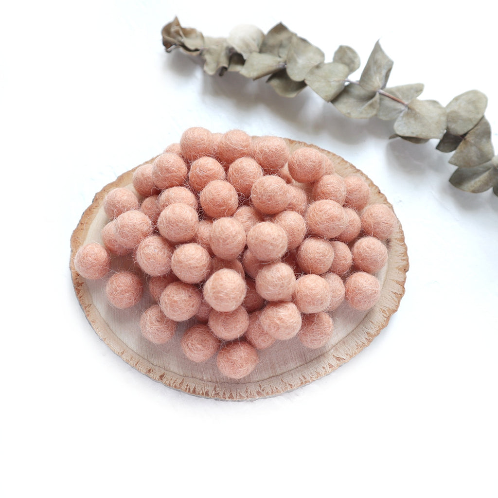 1 cm 100 pcs Pink Peach Felt Pom Poms Felt Balls for making garland, Felt flowers - Luxy Kraft