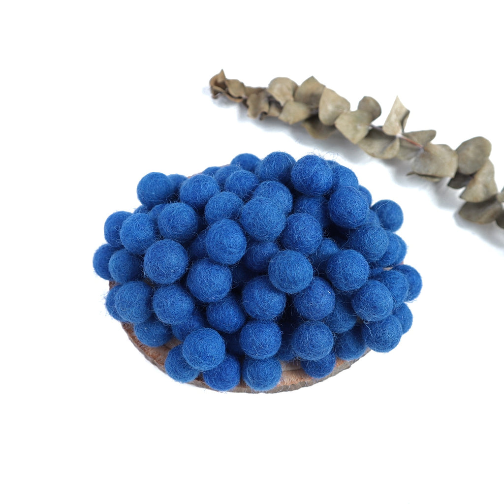 1 cm 100 pcs Royal Blue Felt Pom Poms Felt Balls for making garland, Felt flowers - Luxy Kraft
