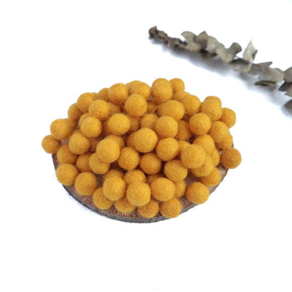 1 cm 100 pcs Yellow Felt Pom Poms Felt Balls for making garland, Felt flowers - Luxy Kraft
