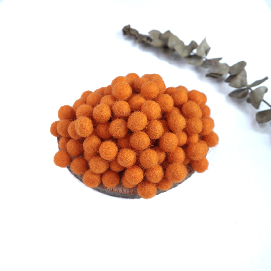 1 cm 100 pcs Orange Felt Pom Poms Felt Balls for making garland, Felt flowers - Luxy Kraft