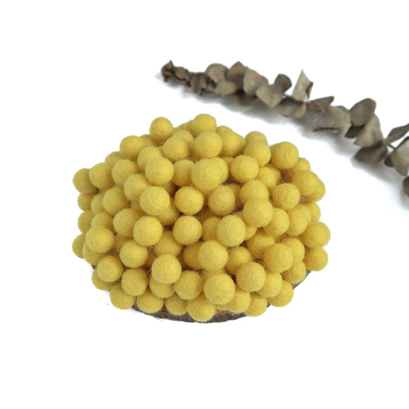 1 cm 100 pcs Lemon Felt Pom Poms Felt Balls for making garland, Felt flowers - Luxy Kraft