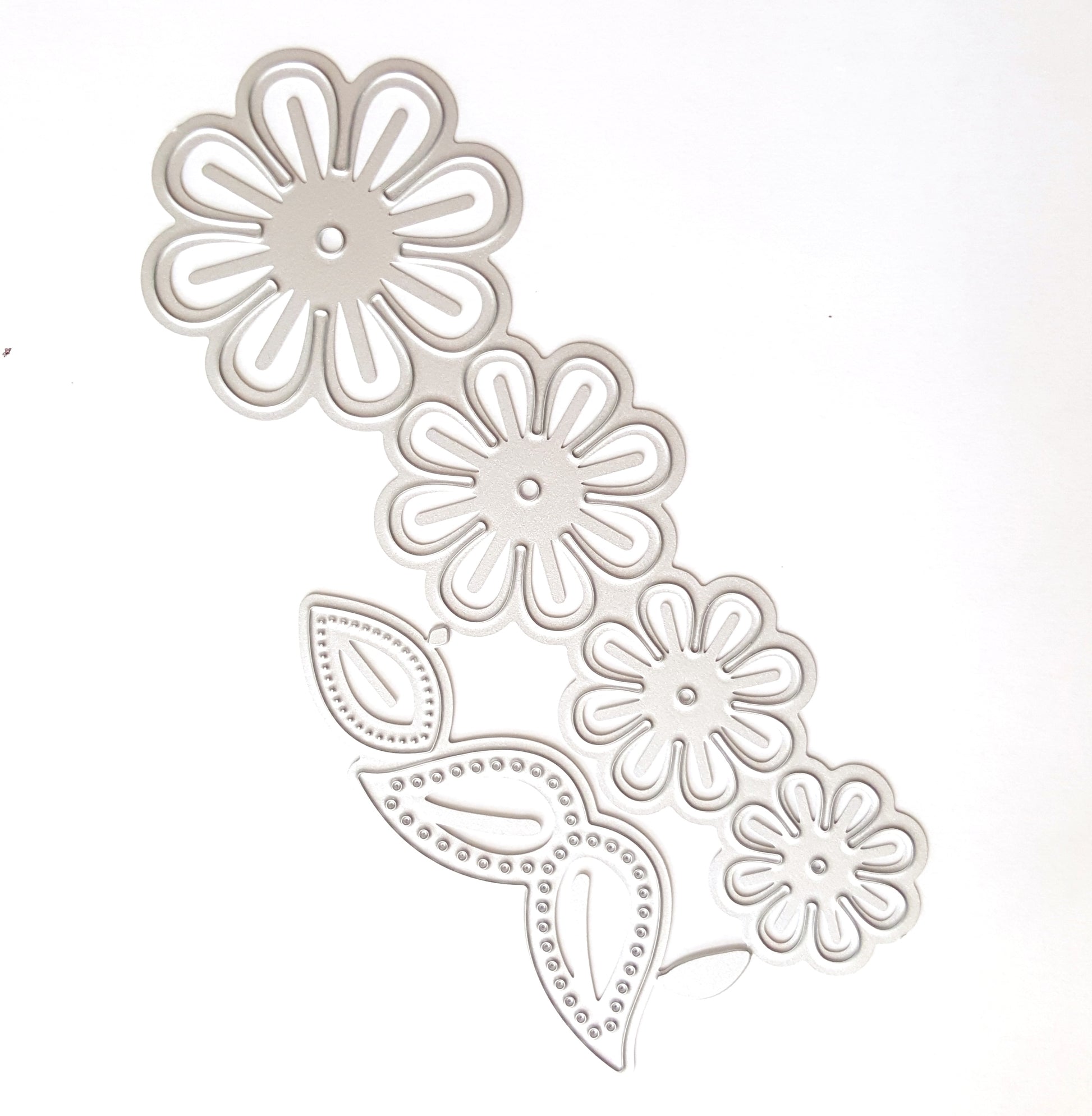 FLOWER CUTTING DIES 6 PCS SET 13.5x5.5 CM - Luxy Kraft