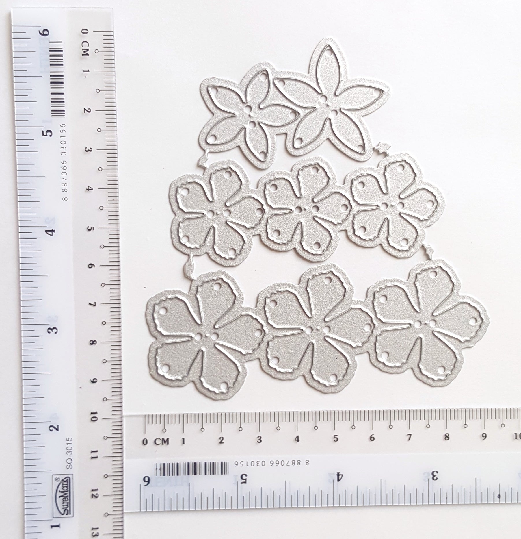 FLOWER CUTTING DIES 2 PCS SET 9.5X9.1 CM - Luxy Kraft