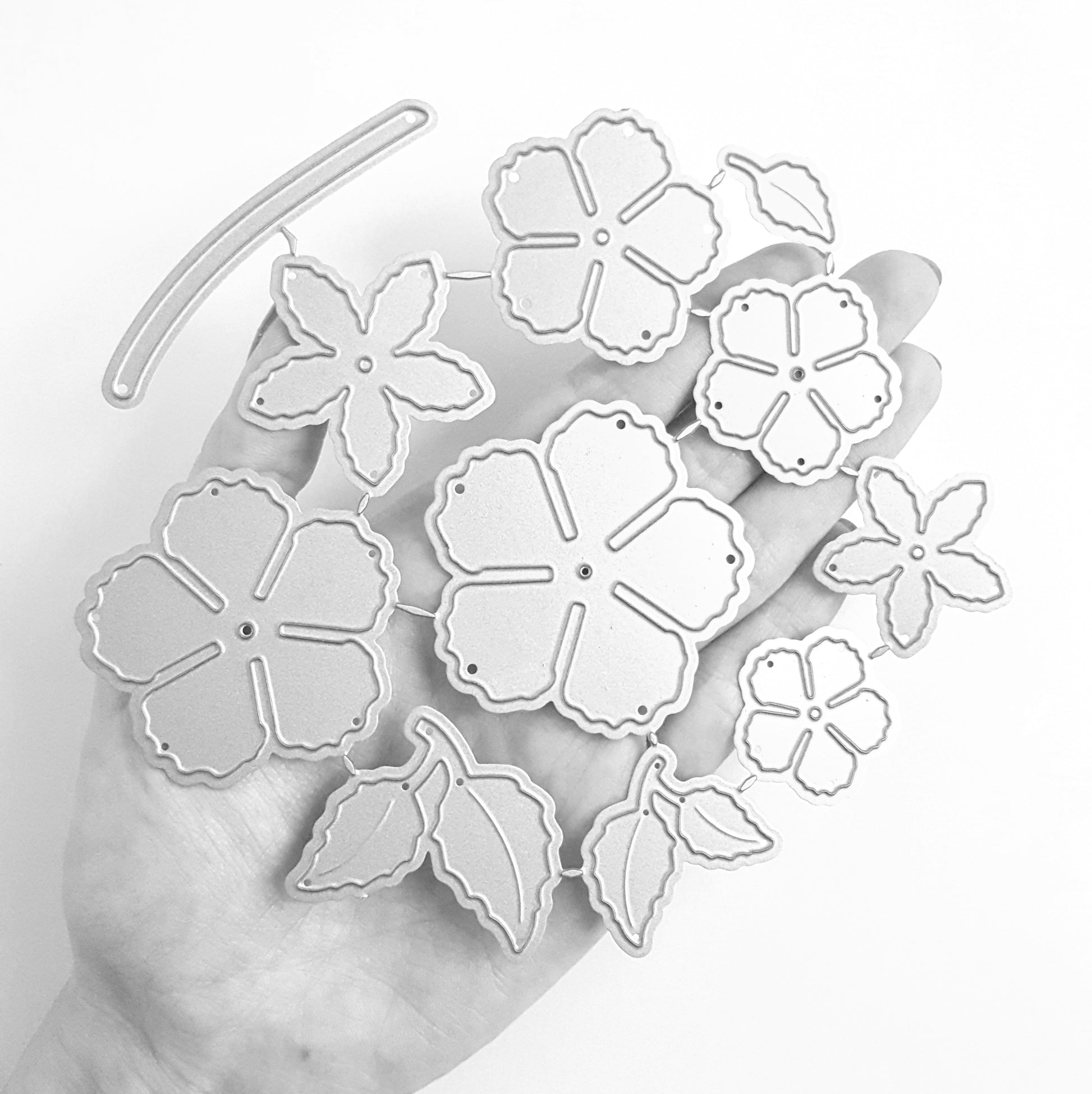 FLOWER LEAF CUTTING DIES 11 PCS SET - Luxy Kraft