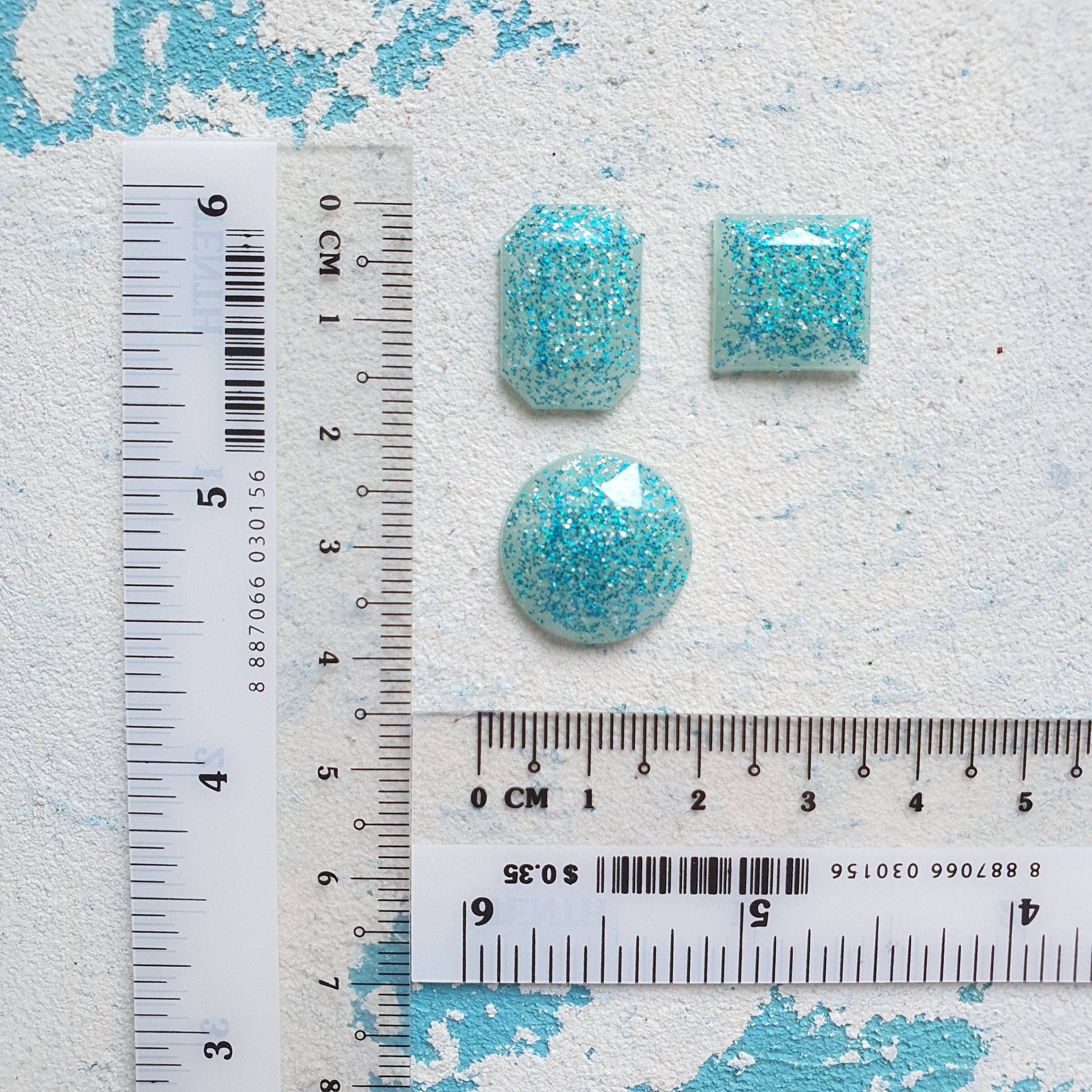 Silicone earrings mold for resin and epoxy for 6 cabochons Mould for Stud earrings - Luxy Kraft