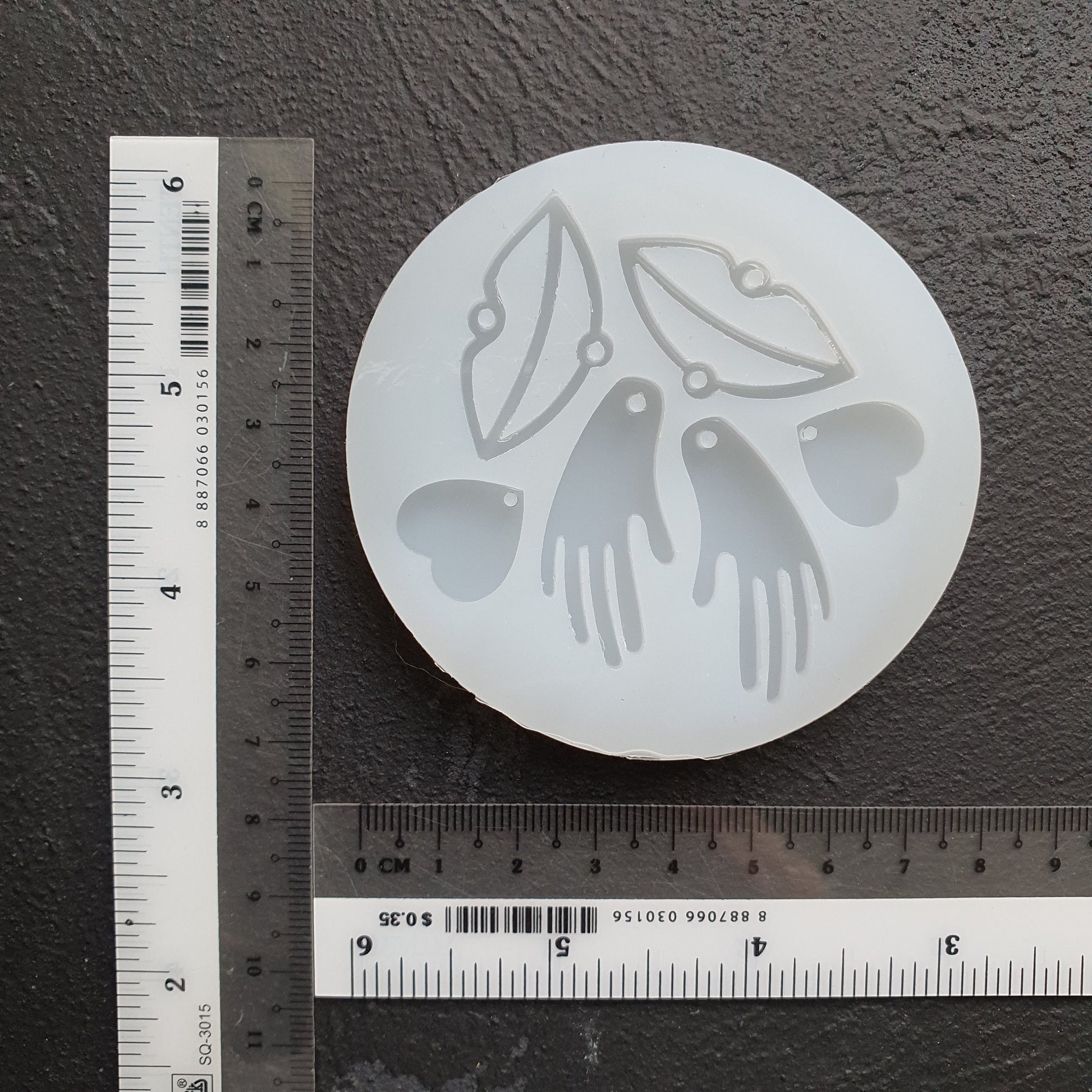 Silicone earring mold Woman lips Hands Heart Abstract Jewelry Resin mould for resin and epoxy - Luxy Kraft