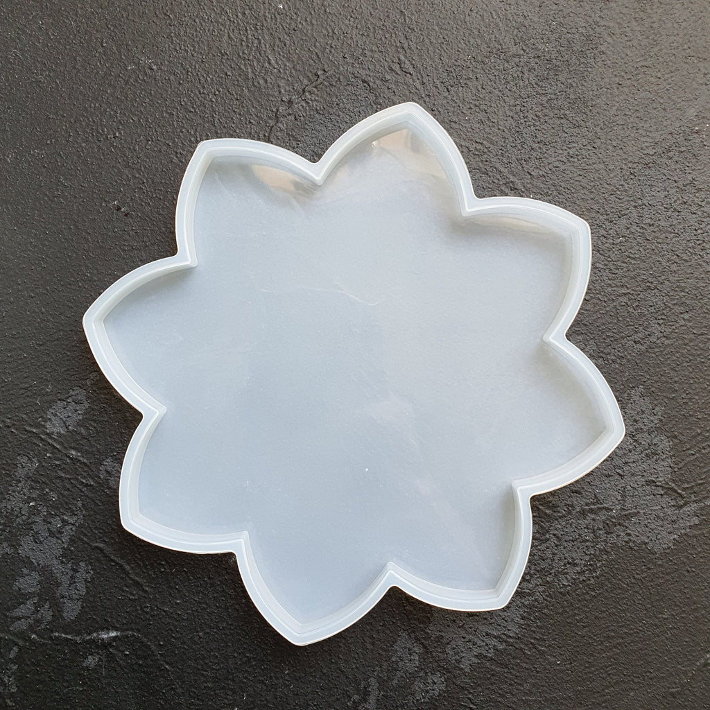 Flower Coaster silicone mold Resin Epoxy Jesmonite mold 15 cm - Luxy Kraft