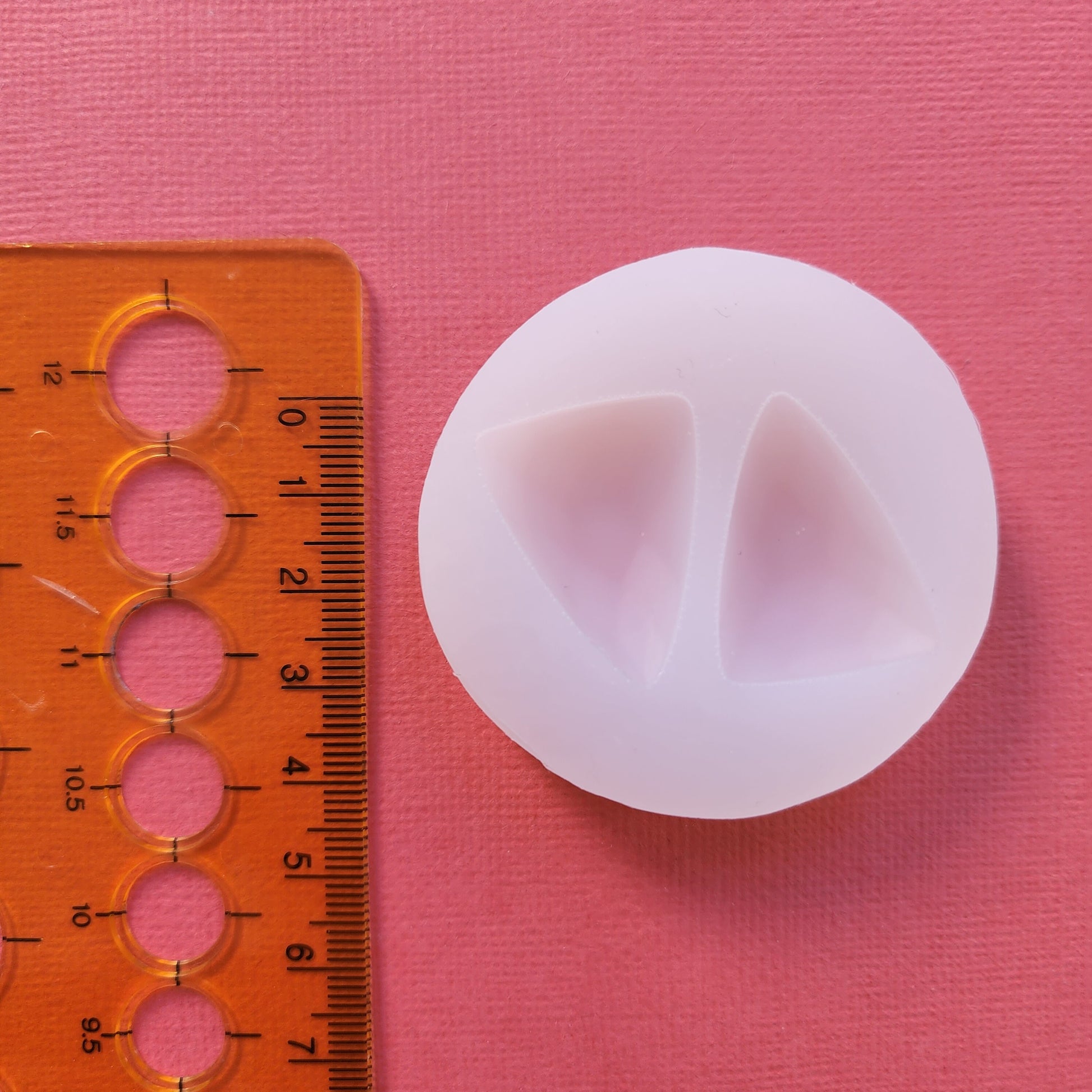 Silicone earrings mold / Silicone epoxy mold / Silicone earring moulds /Silicone UV resin molds / Triangle silicone jewelry mold/Matte mold