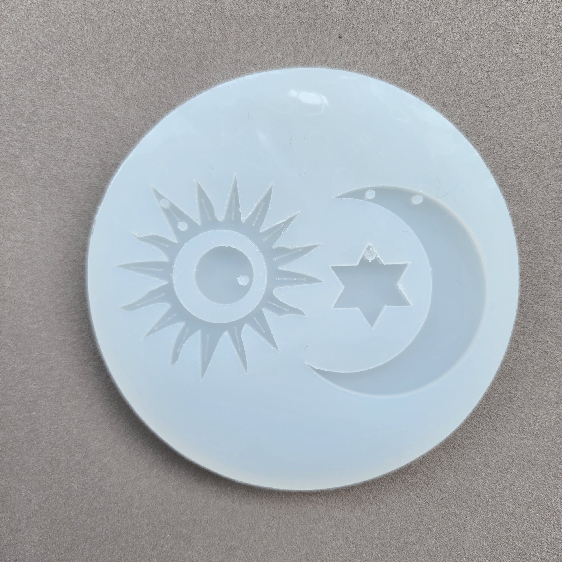 Silicone earrings mold / Silicone epoxy mold / Silicone earring moulds / Silicone UV resin molds /Moon and sun earring silicone jewelry mold