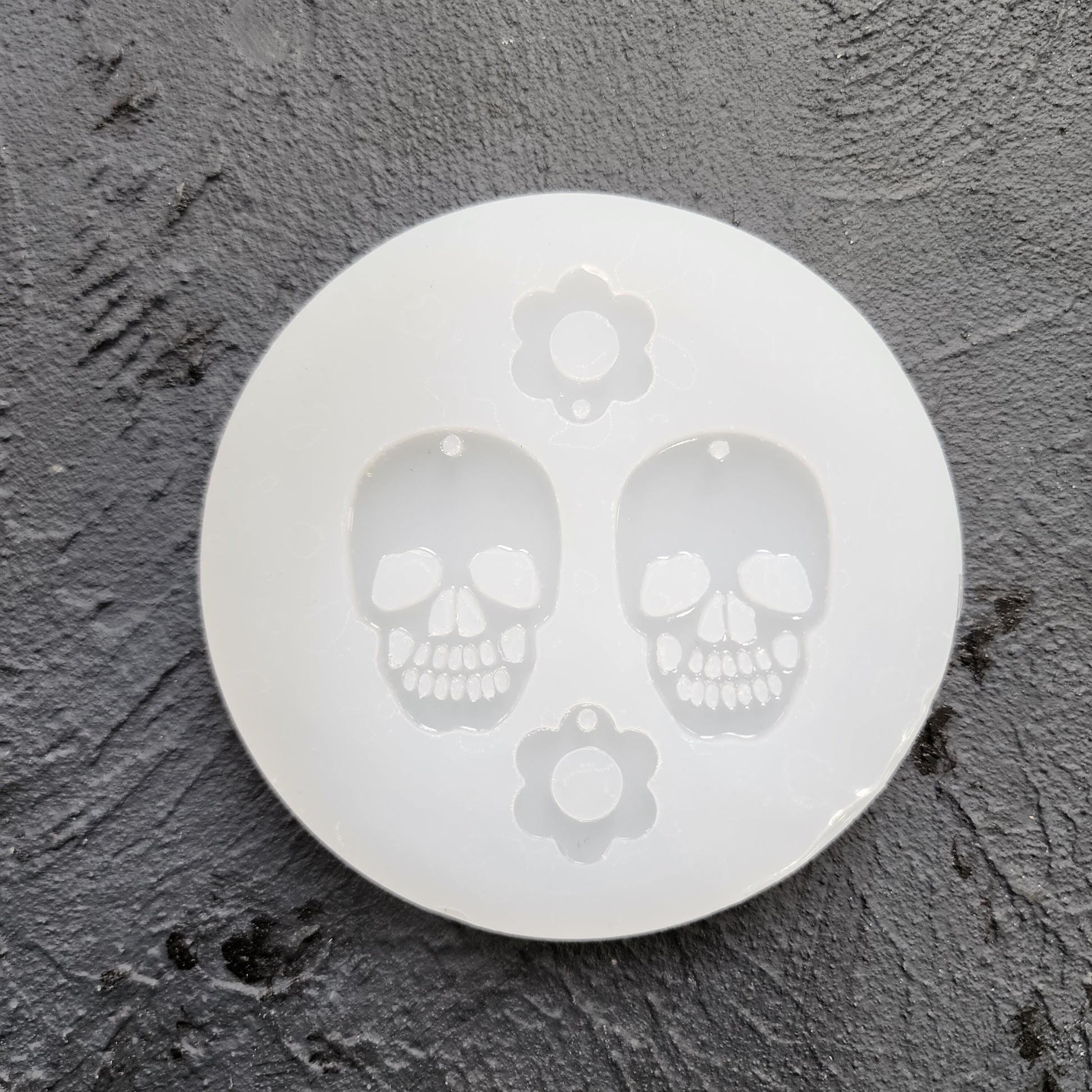 Silicone earrings mold / Silicone epoxy mold /Silicone earring moulds/Silicone UV resin molds/Halloween Skull earrings silicone jewelry mold