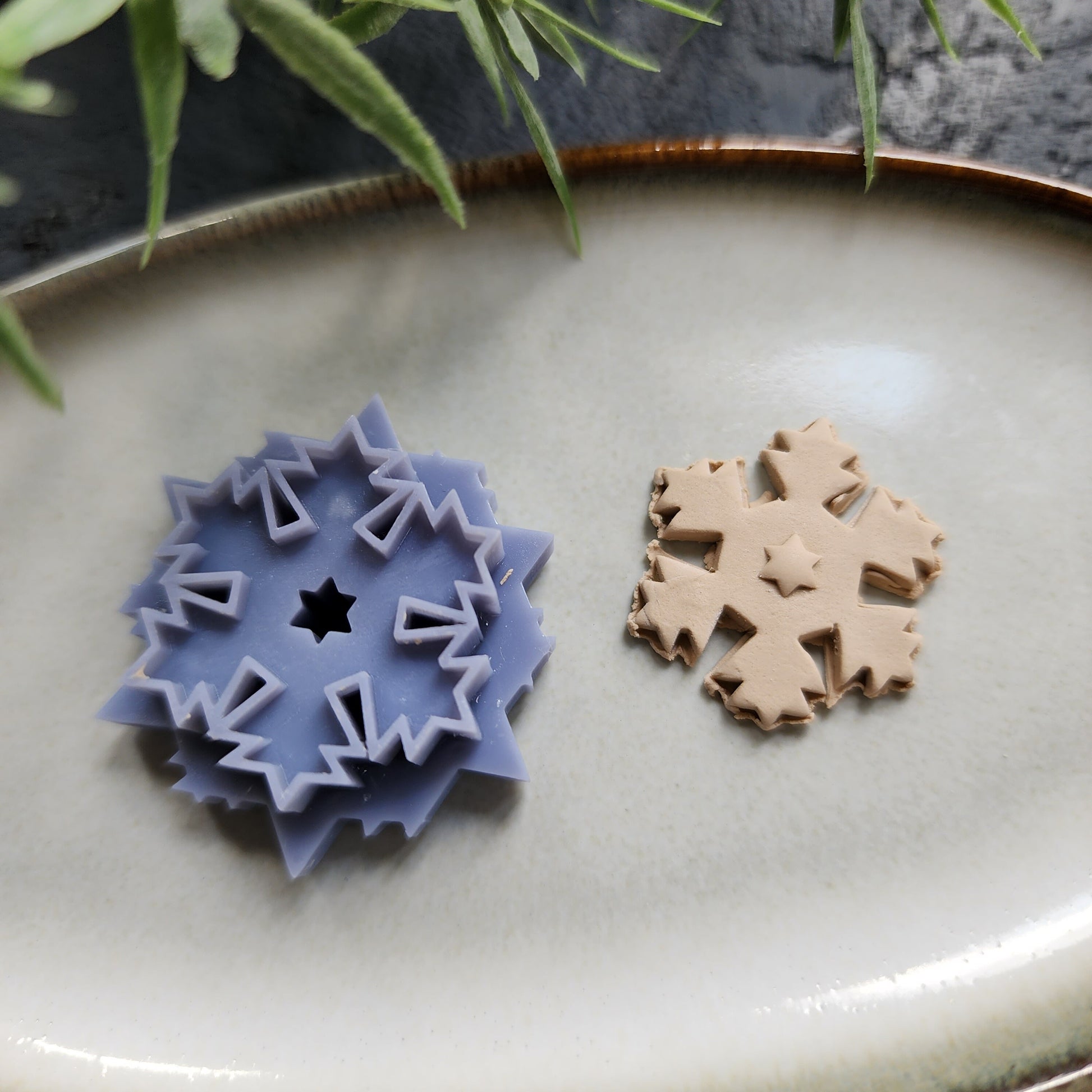Christmas Polymer Clay cutters Snowflake Earrings molds Polymer clay tool sharp cutter stamp Jewelry stud earrings cutters